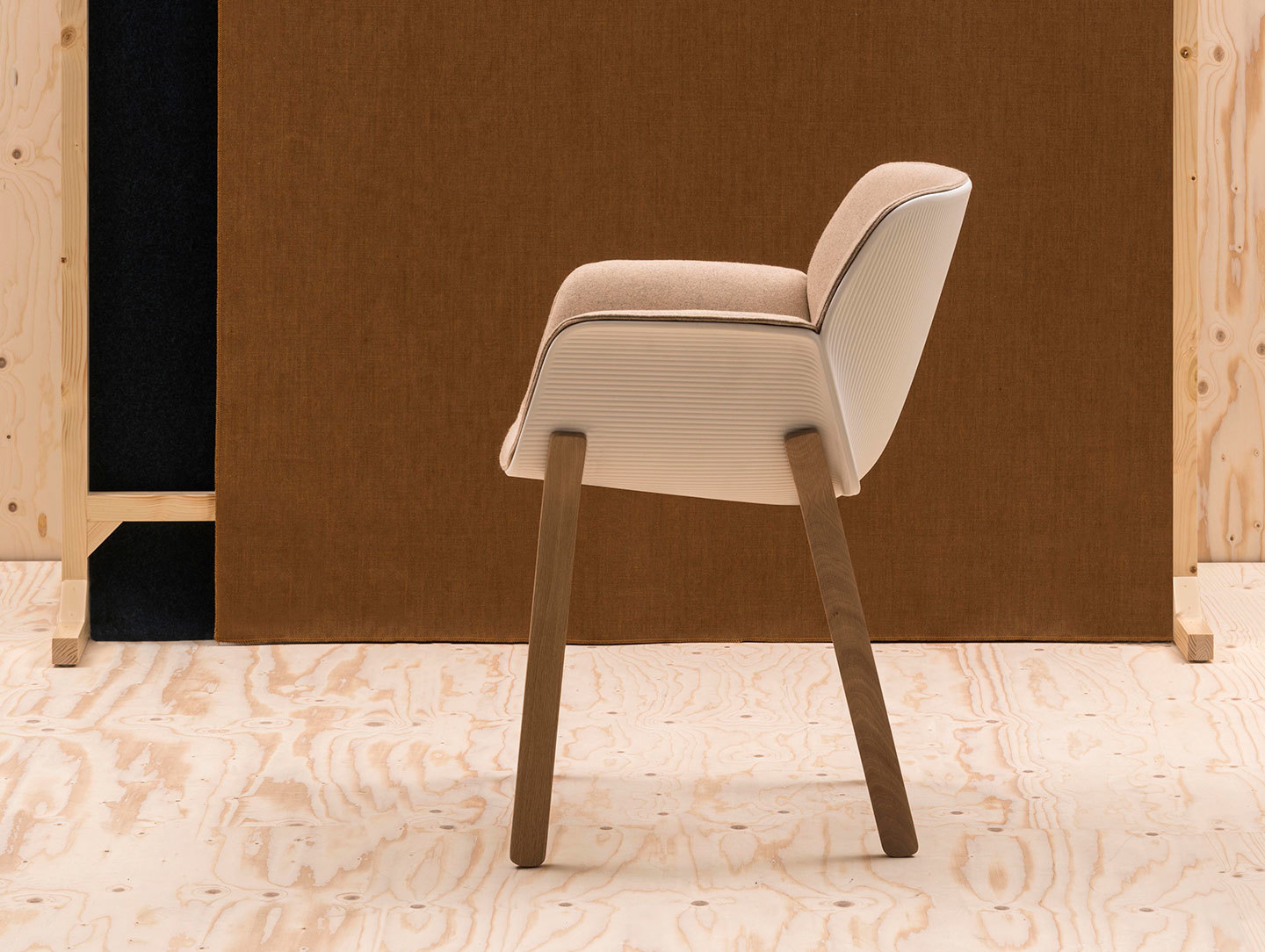 Andreu World Nuez Chair Side Patricia Urquiola