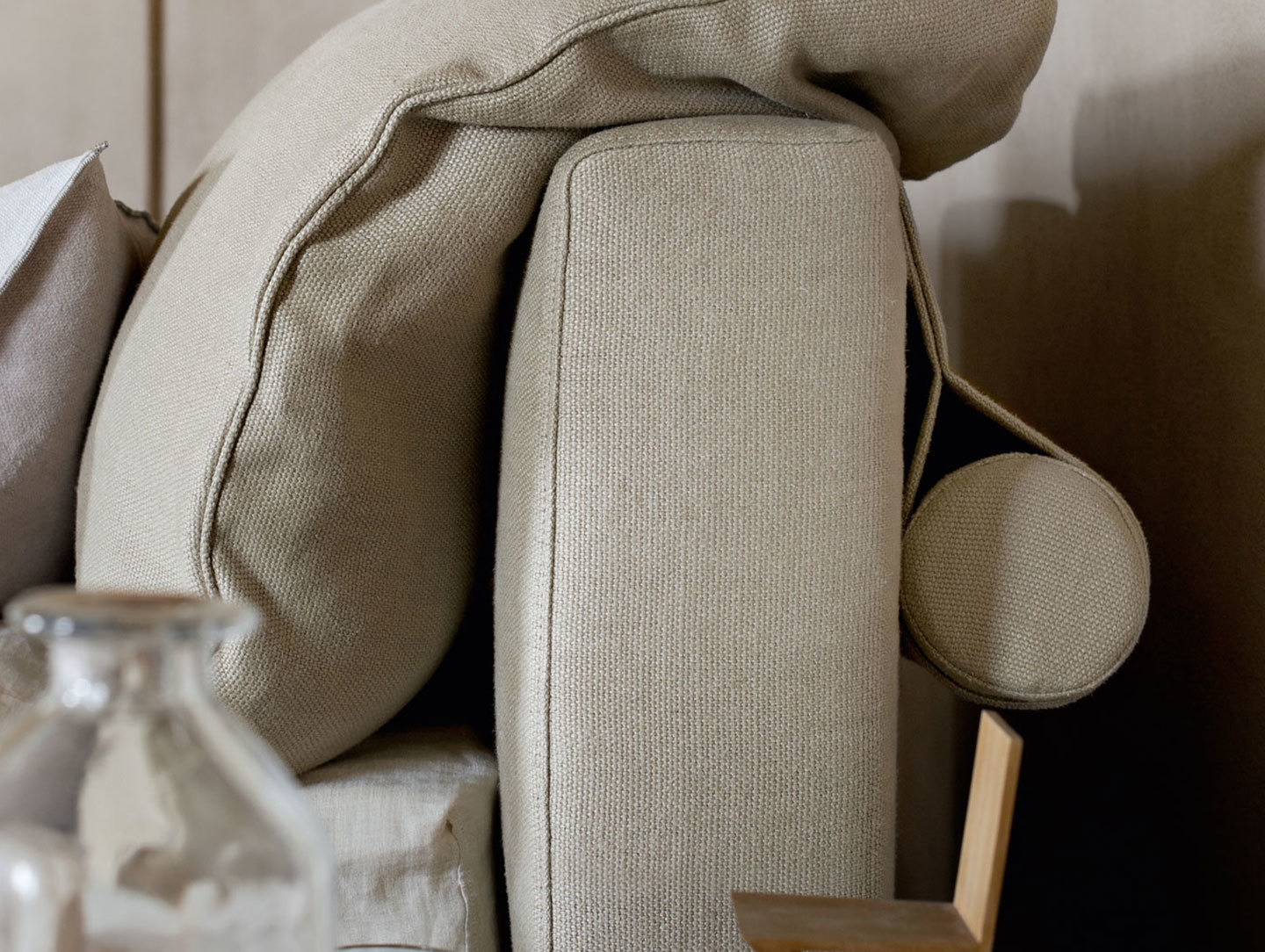 Cassina Moov Bed Detail Piero Lissoni