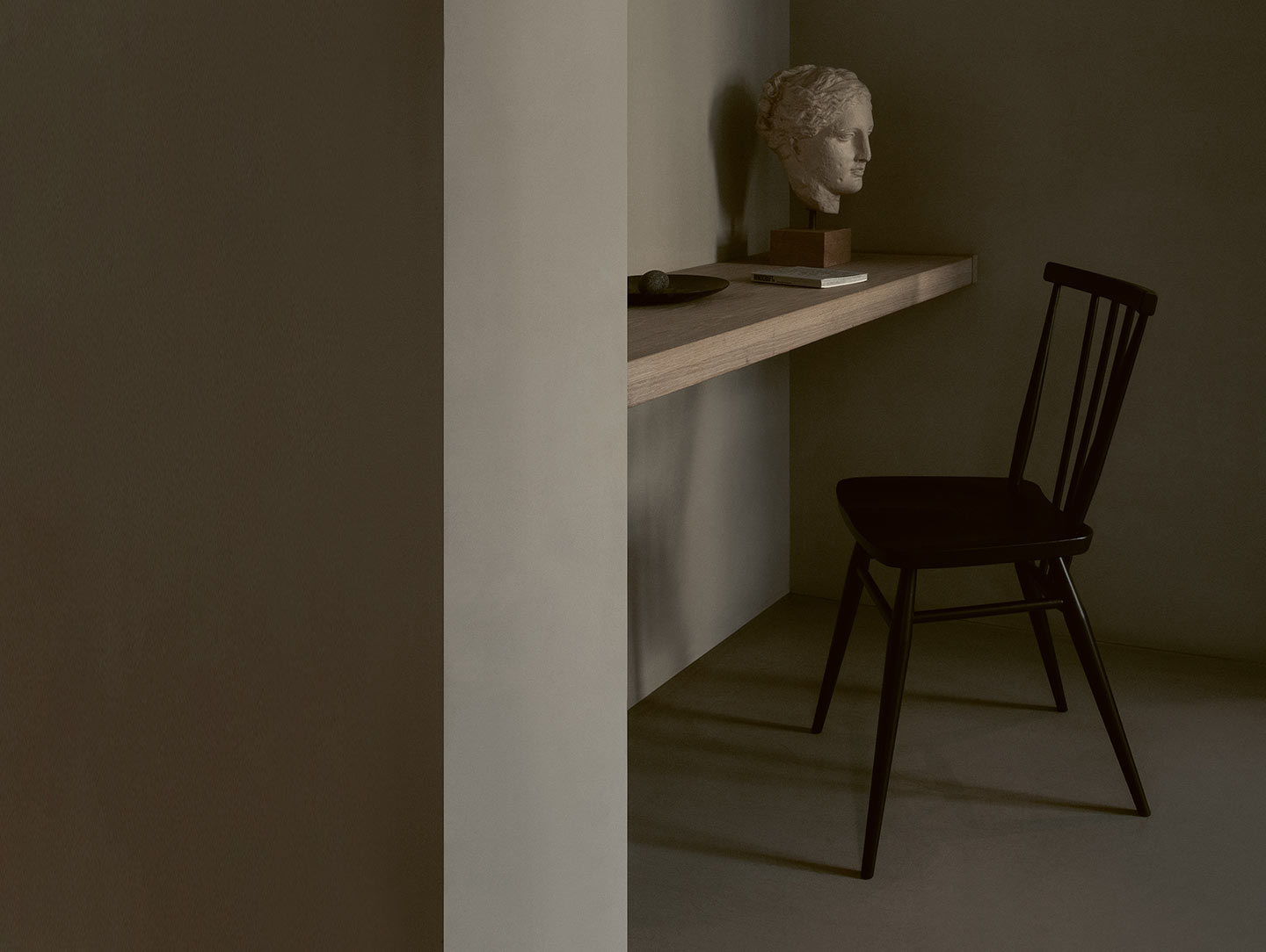 Ercol Originals All Purpose Black Lucian Ercolani