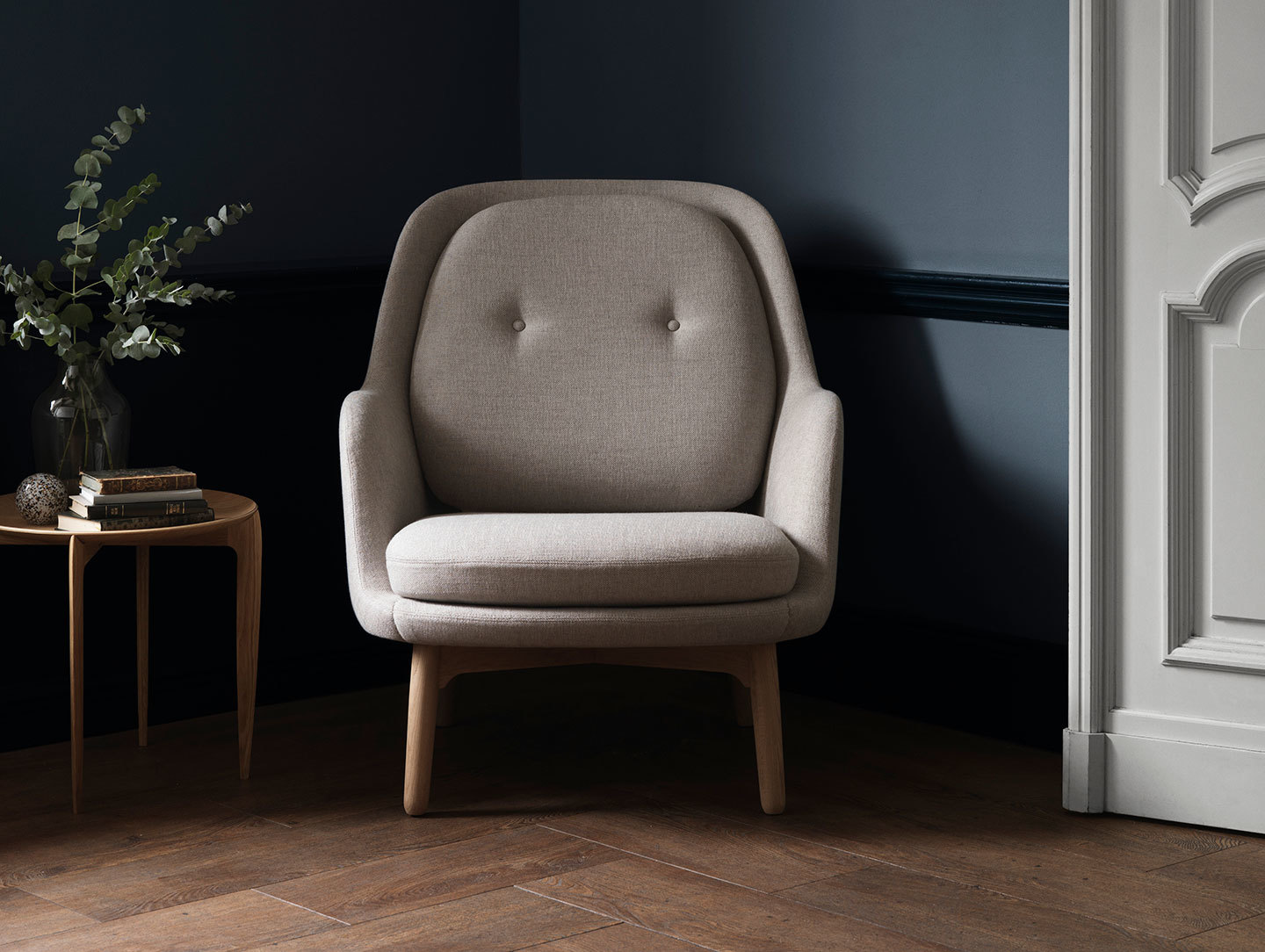 Fritz Hansen Jh5 Fri Easy Chair Front Jaime Hayon