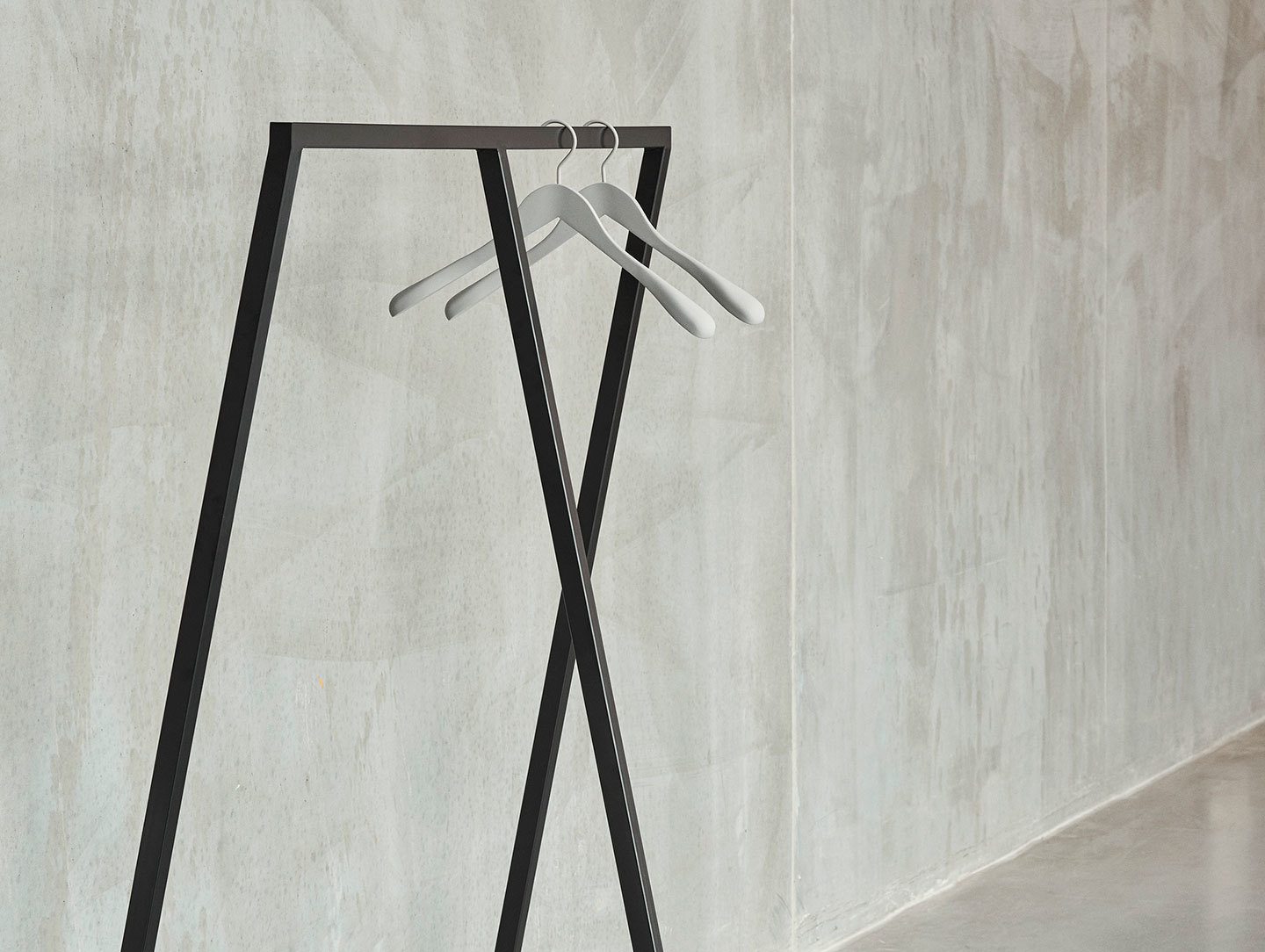 Hay Loop Stand Wardrobe Black Soft Coat Hanger Light Grey