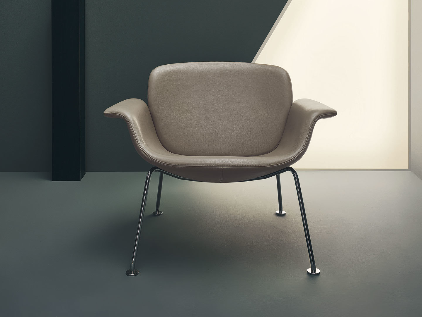 Knoll Kn04 Lounge Chair 2019 Front Piero Lissoni