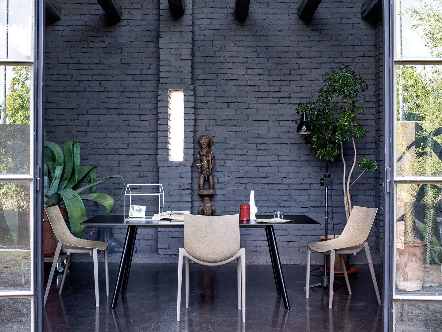 Magis Pilo Table Black Ronan Erwan Bouroullec