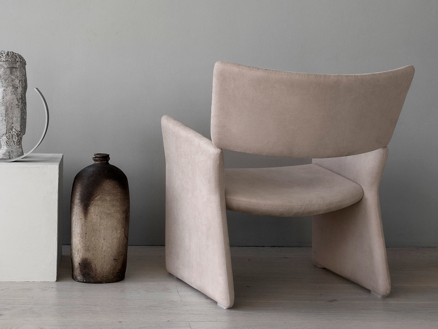 Massproductions Crown Easy Chair 3 Chris Martin