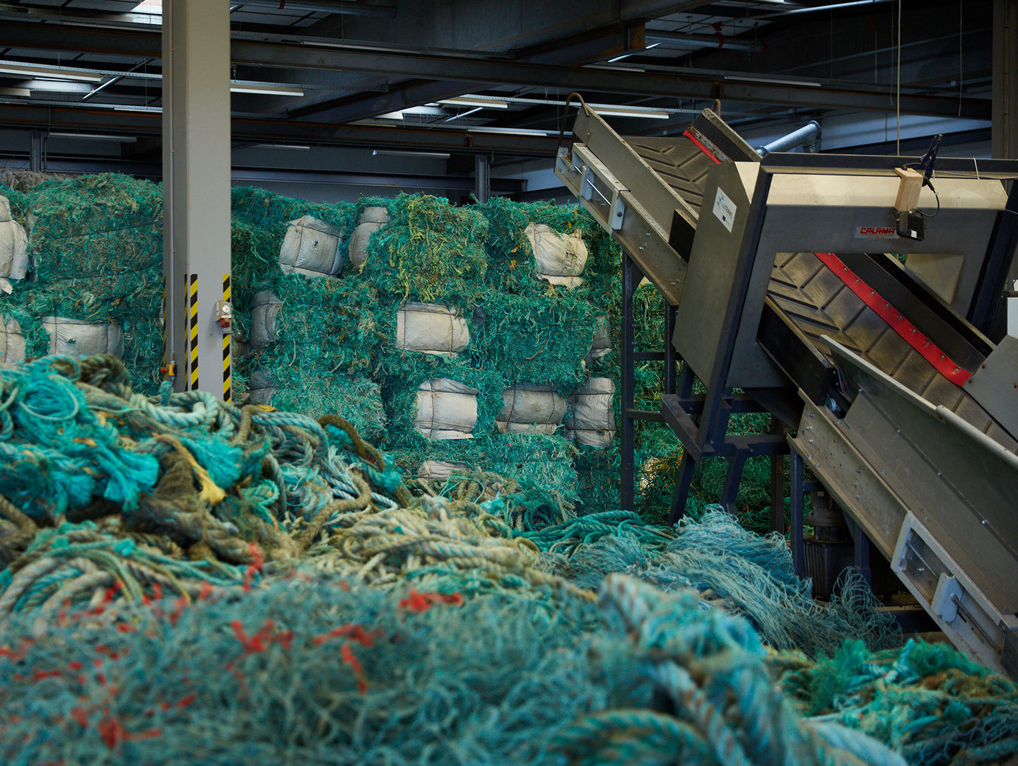 Mater Ocean Outdoor Table And Chair Recycling Fishing Nets Nanna Ditzel