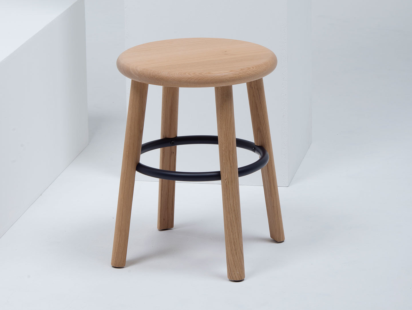 Mattiazzi Solo Stool Low Oak Detail Studio Nitzan Cohen