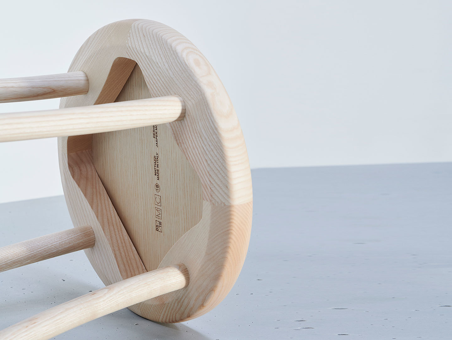 Mattiazzi Zampa Stool Ash Seat Detail Jasper Morrison