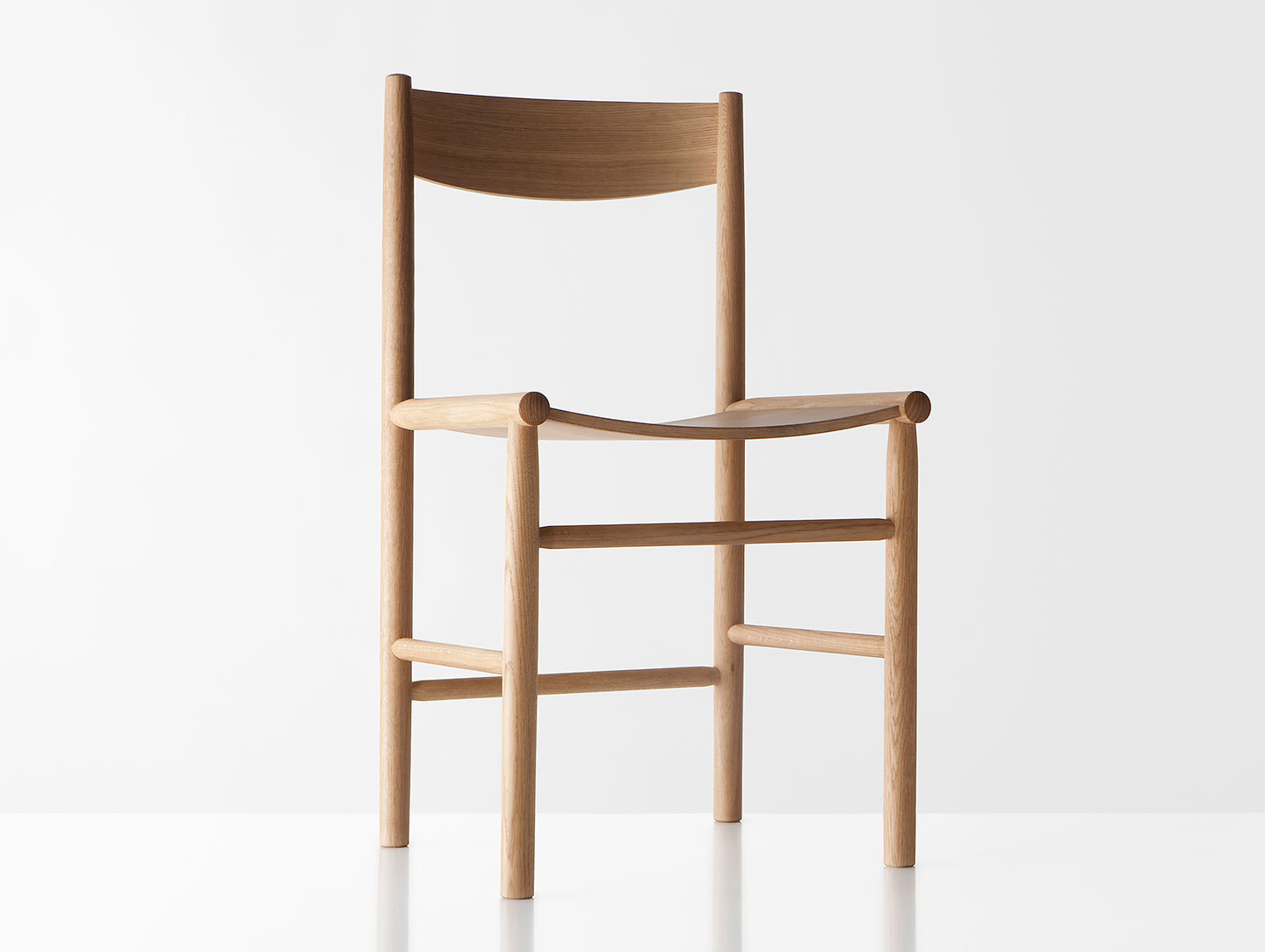Nikari Linea Akademia Chair 4 Kaksikko Photo Chikako Harada