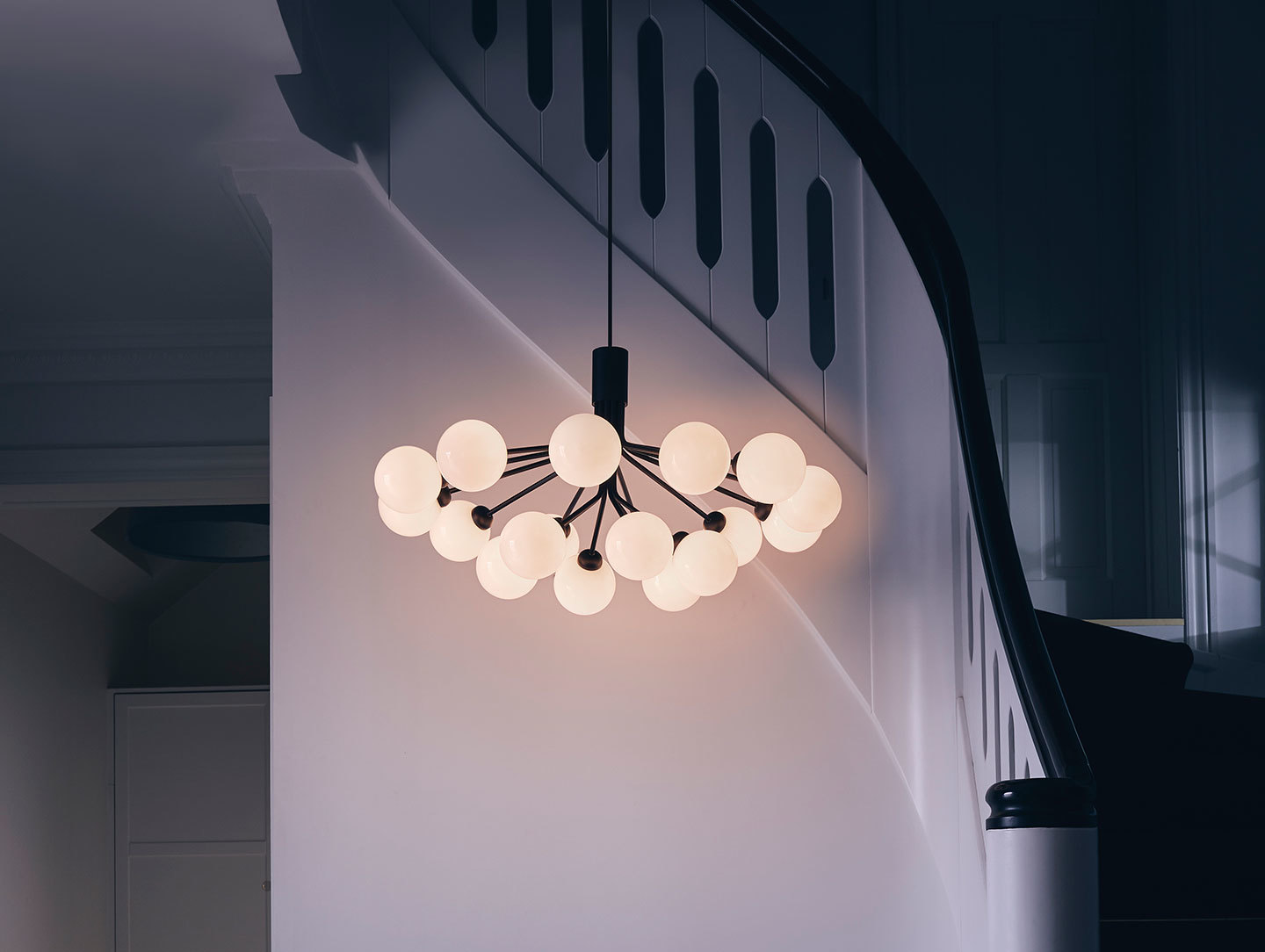 Nuura Apiales Chandelier 18 Black Stairway Sofie Refer