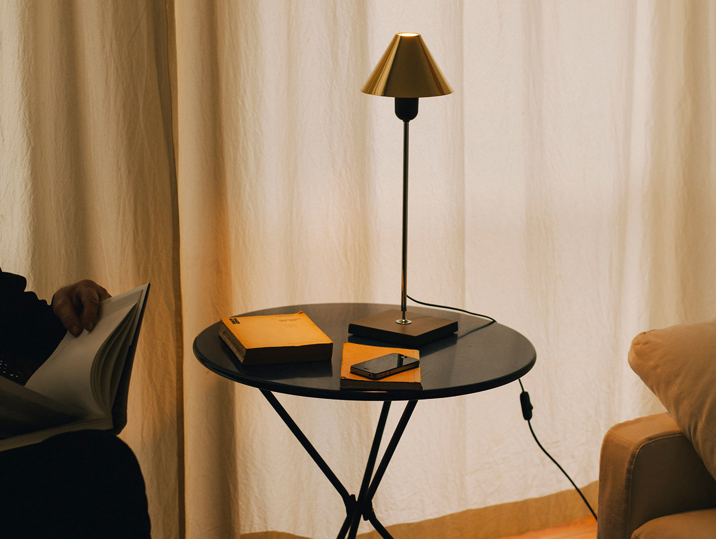 Santa And Cole Gira Table Lamp Reading Ferrer Massana Tremoleda