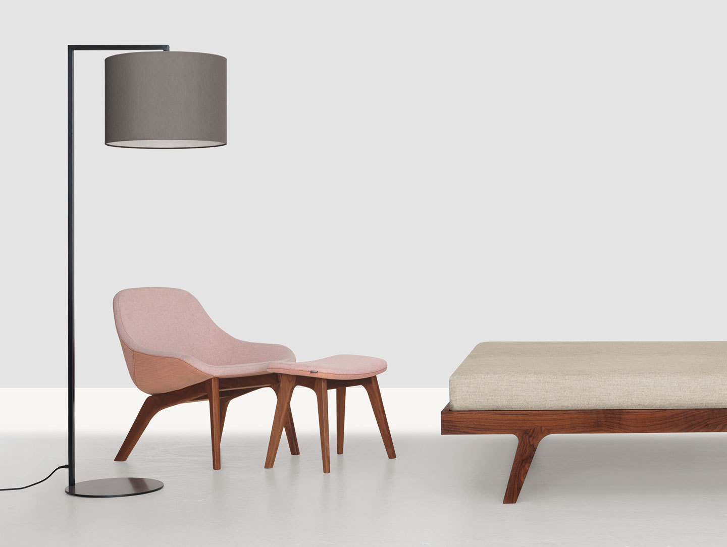 Zeitraum Morph Lounge Chair Footstool Formstelle