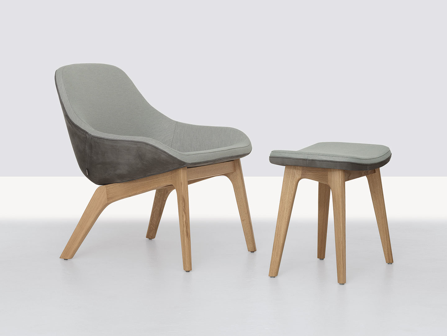 Zeitraum Morph Lounge Chair And Footstool Formstelle
