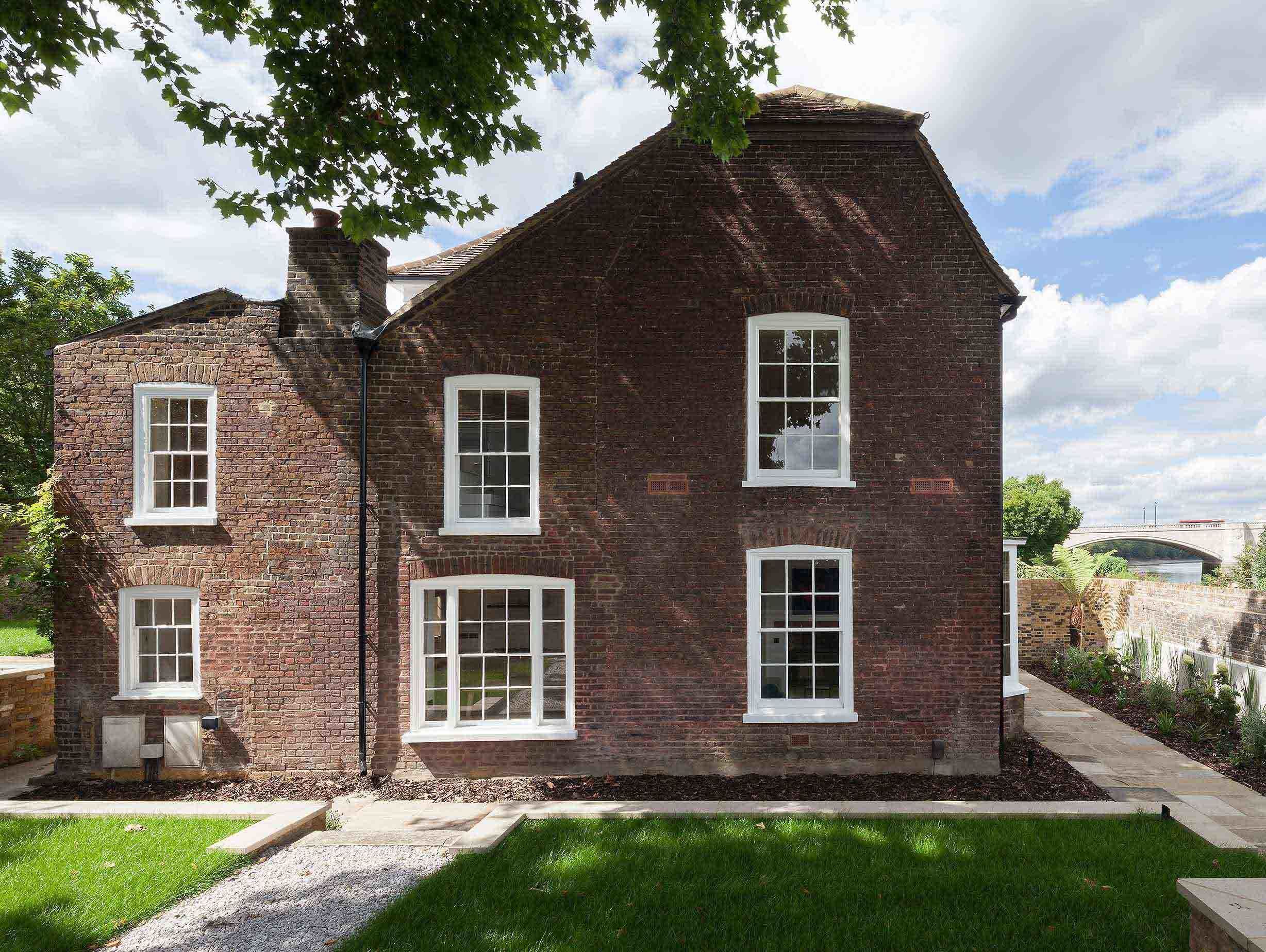 Thames Lodge James Gorst Architects 4 image