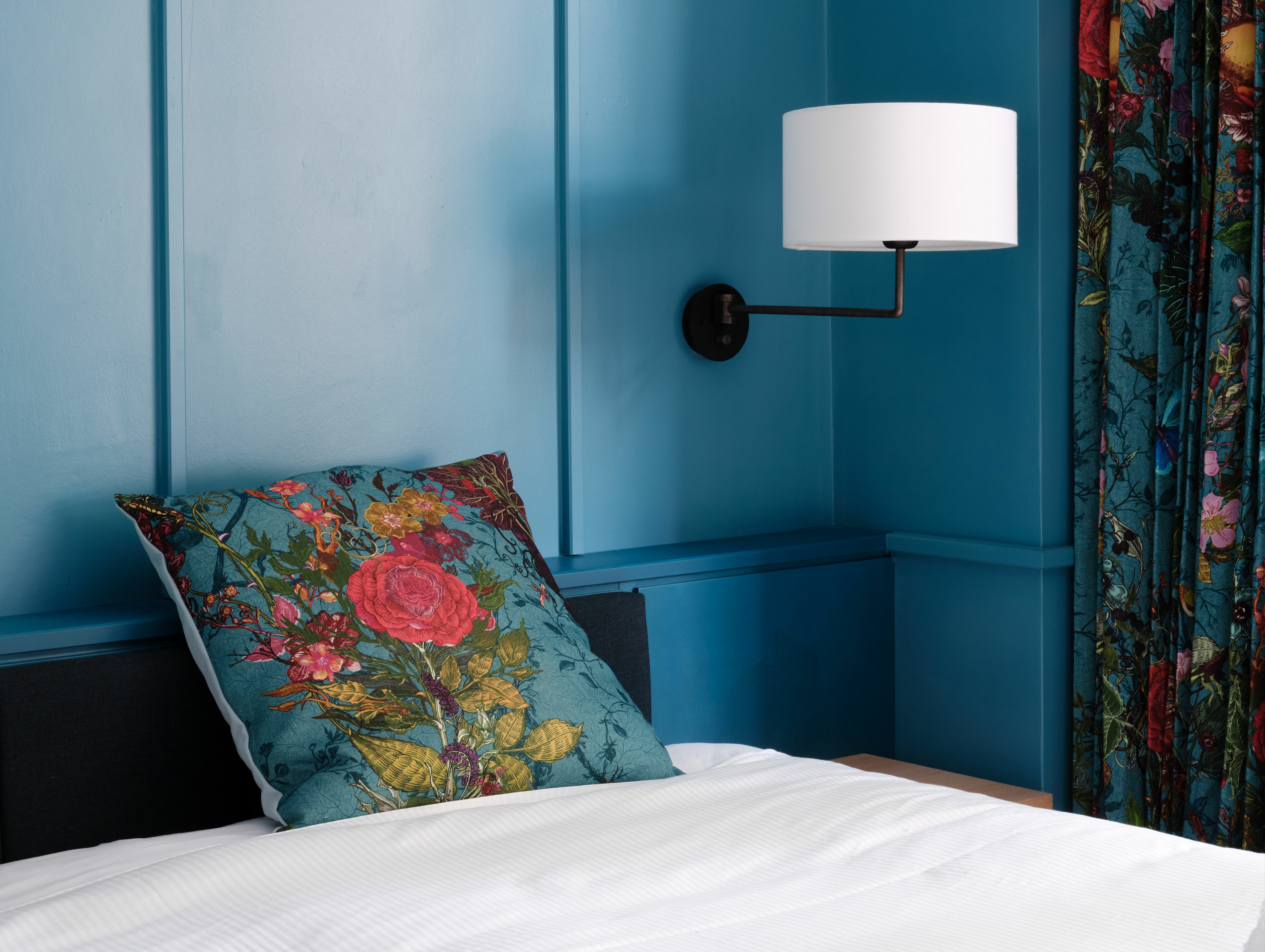 Roz barr goodenough hotel 6 image