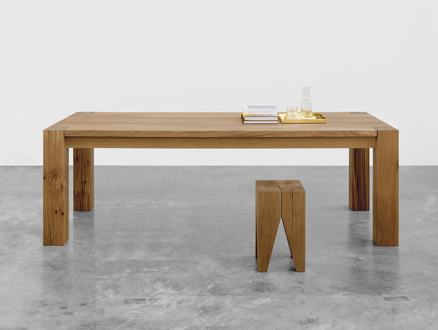 E15 Bigfoot Table Oak Backenzahn Stool