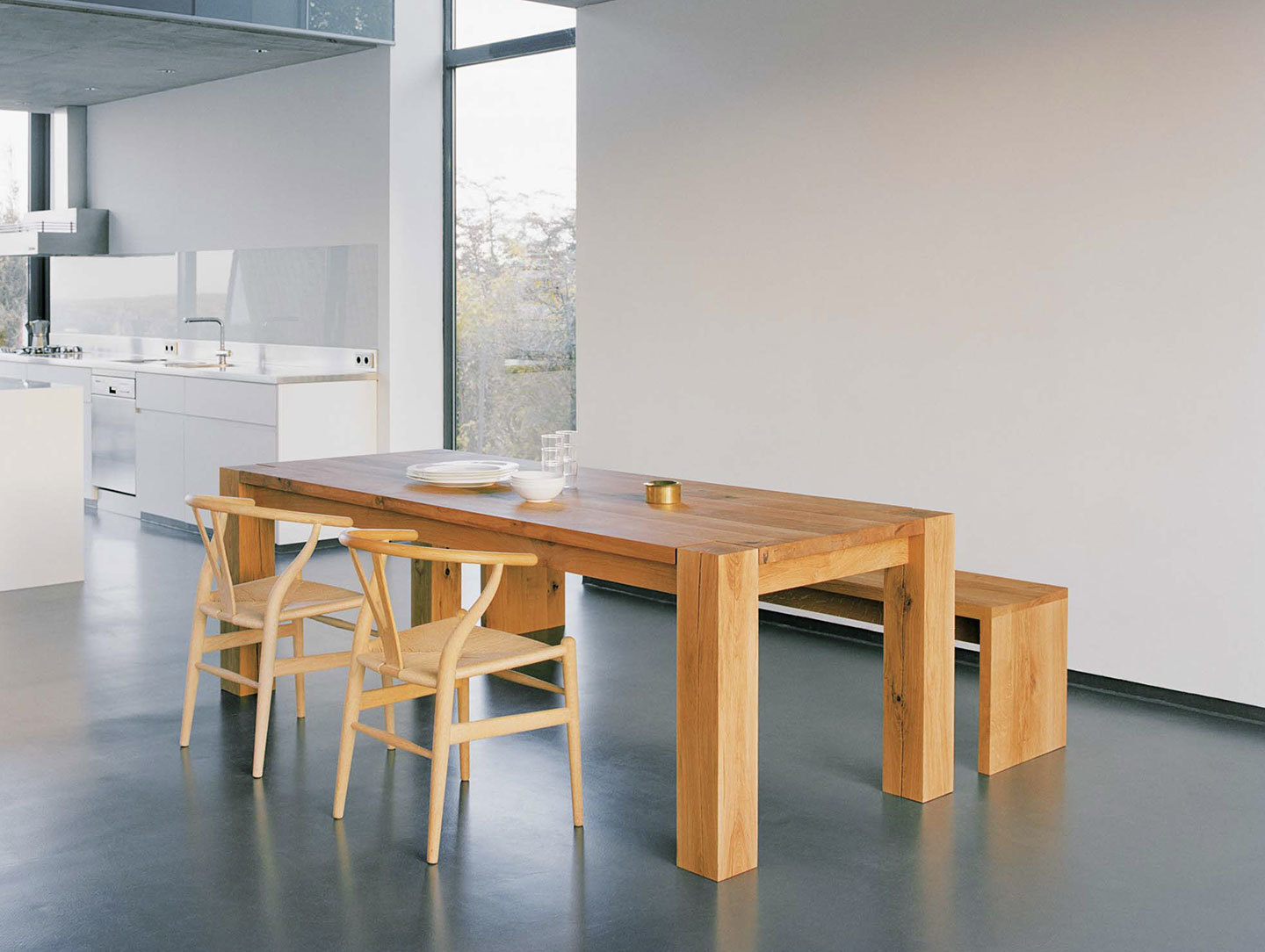 E15 Bigfoot Table Oak Wishbone Chairs