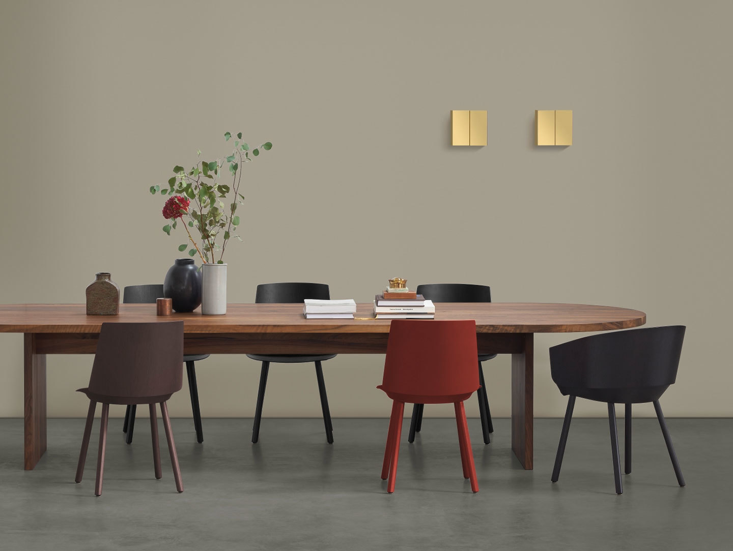 E15 Ta24 Ashida Oval Ch04 Houdini Ac19 Salina Lt03 Seam Three Wall Light