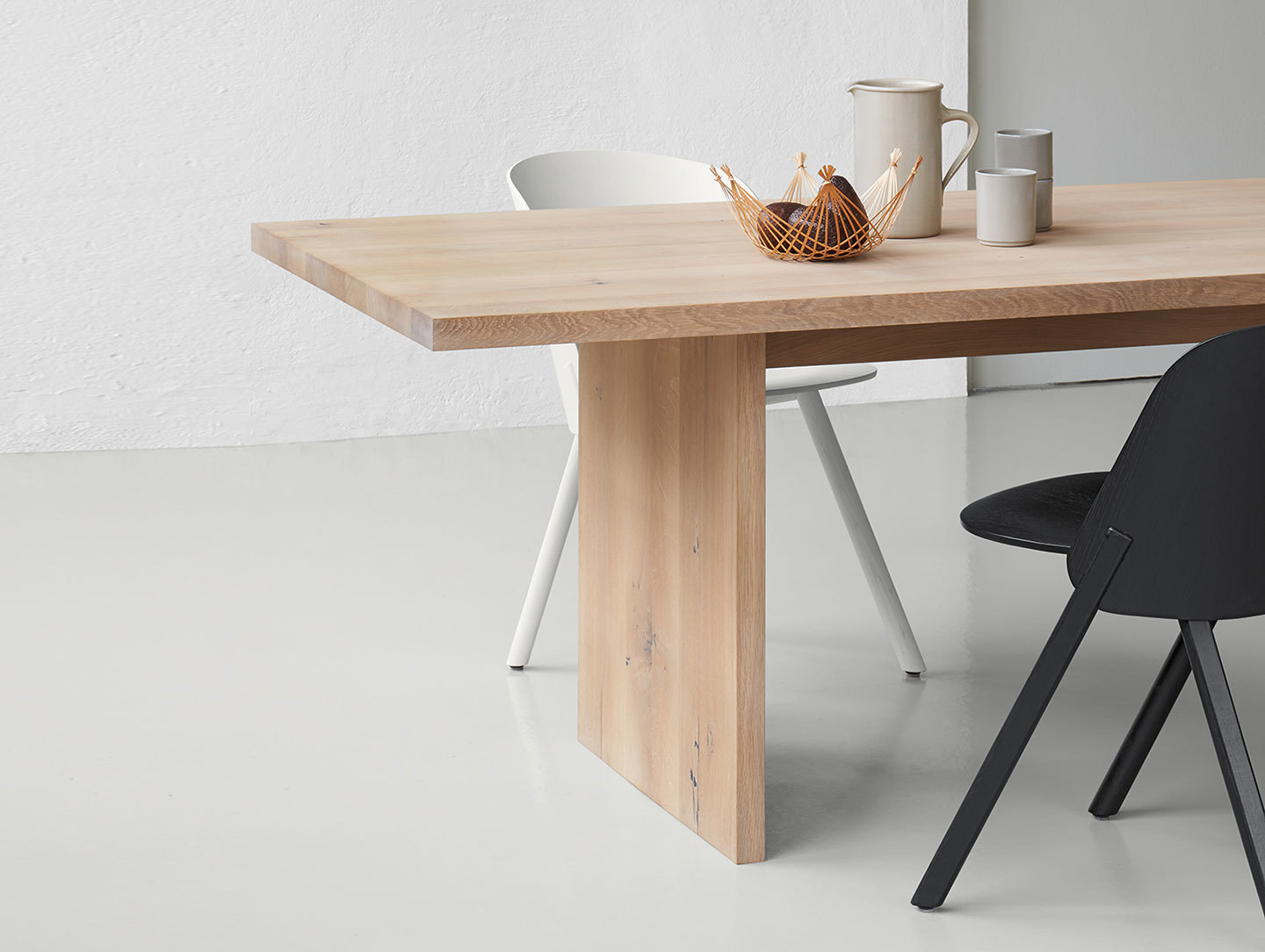 E15 Ashida Table Detail Whitened Oak