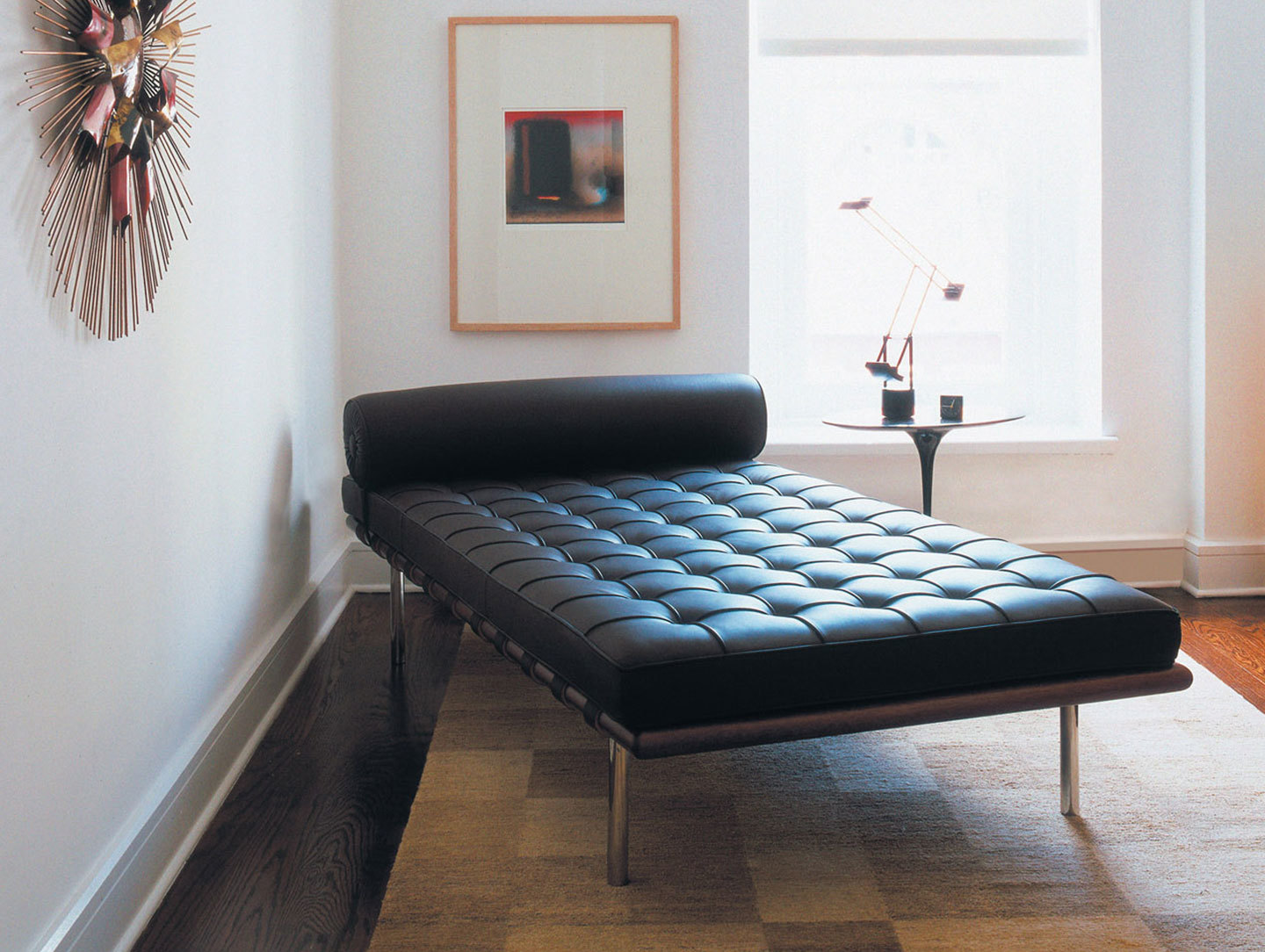 Knoll Barcelona Daybed Black In Situ