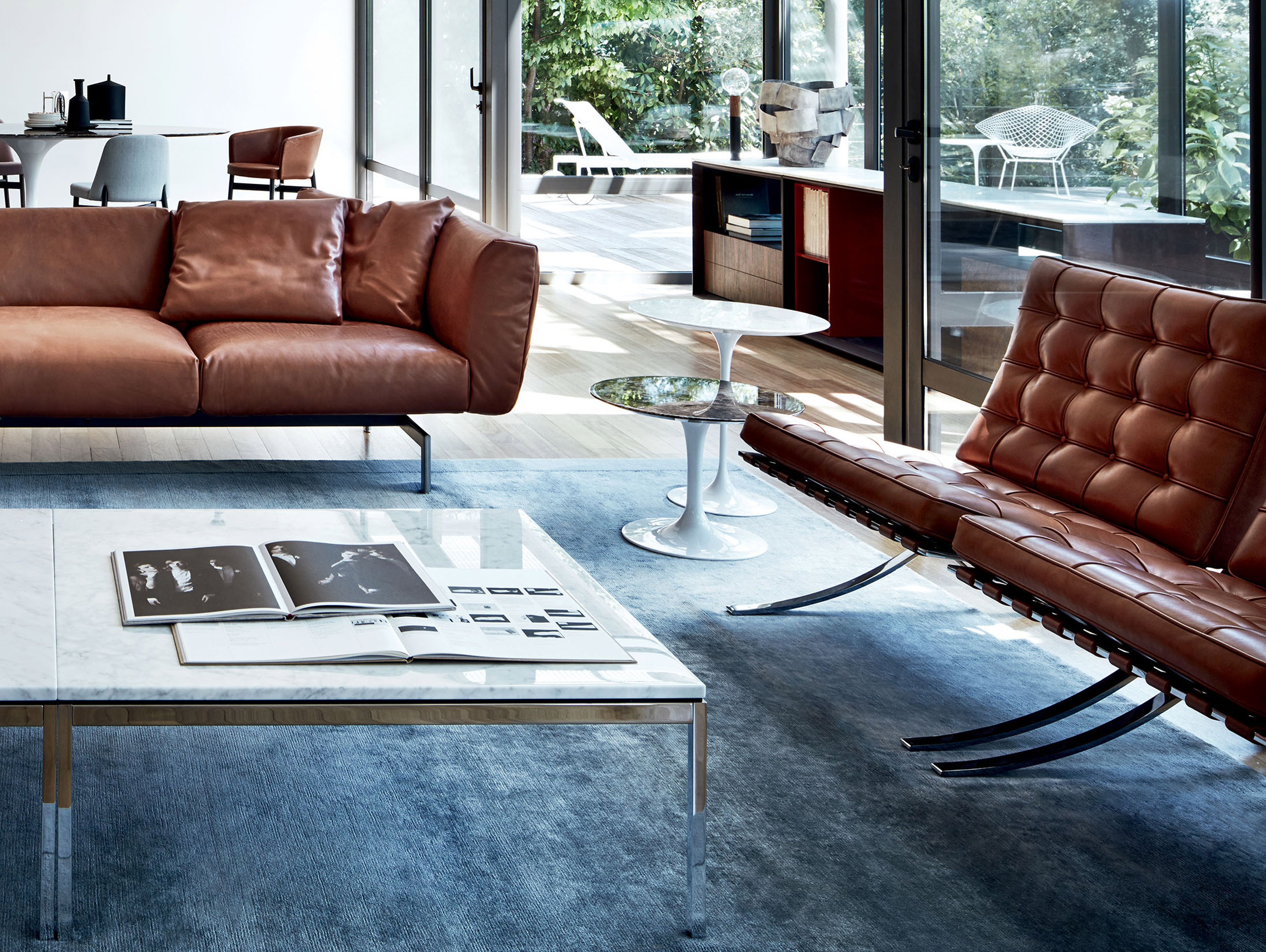 Knoll ludwig mies van der rohe barcelona chair lifestyle 4