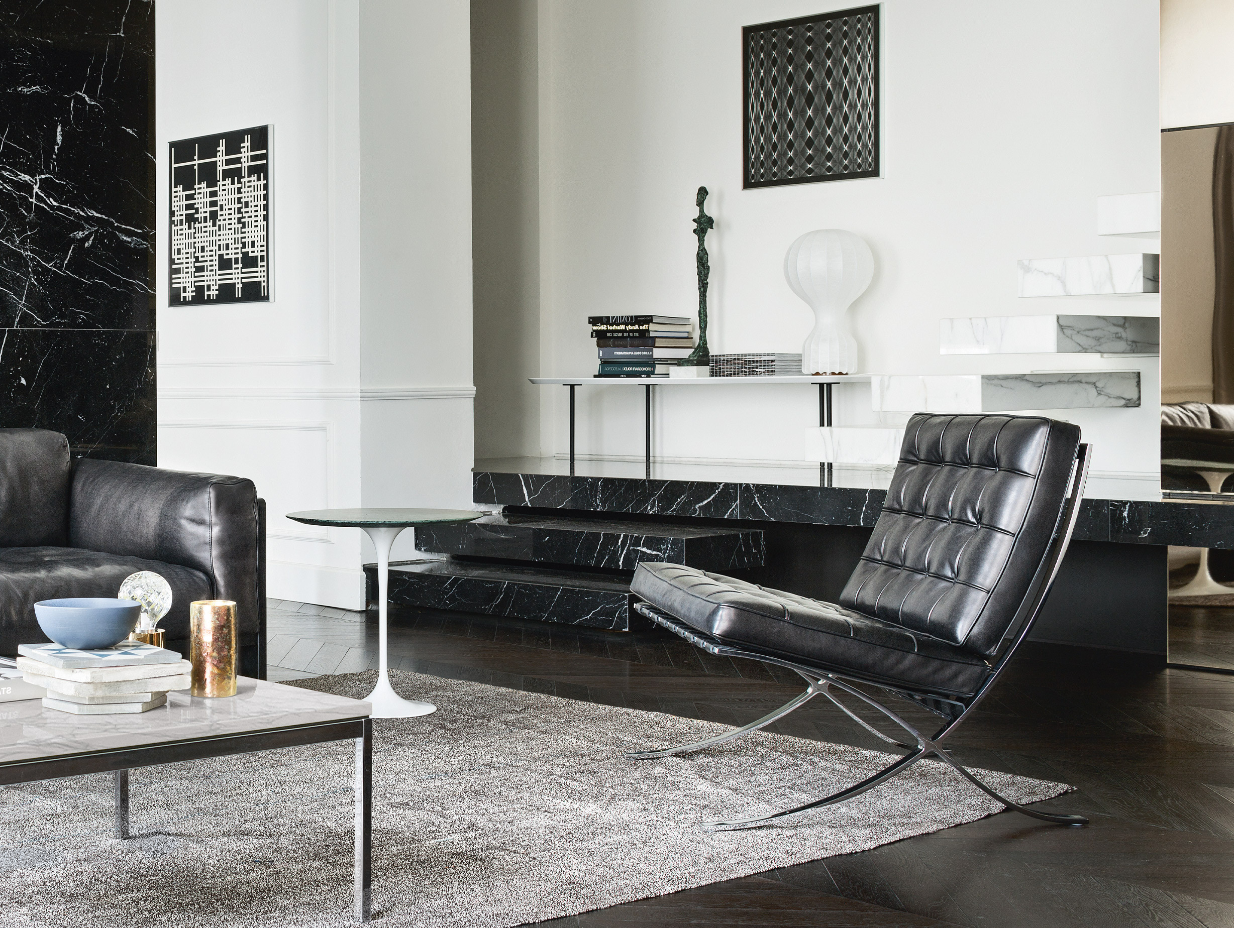 Knoll ludwig mies van der rohe barcelona chair lifestyle