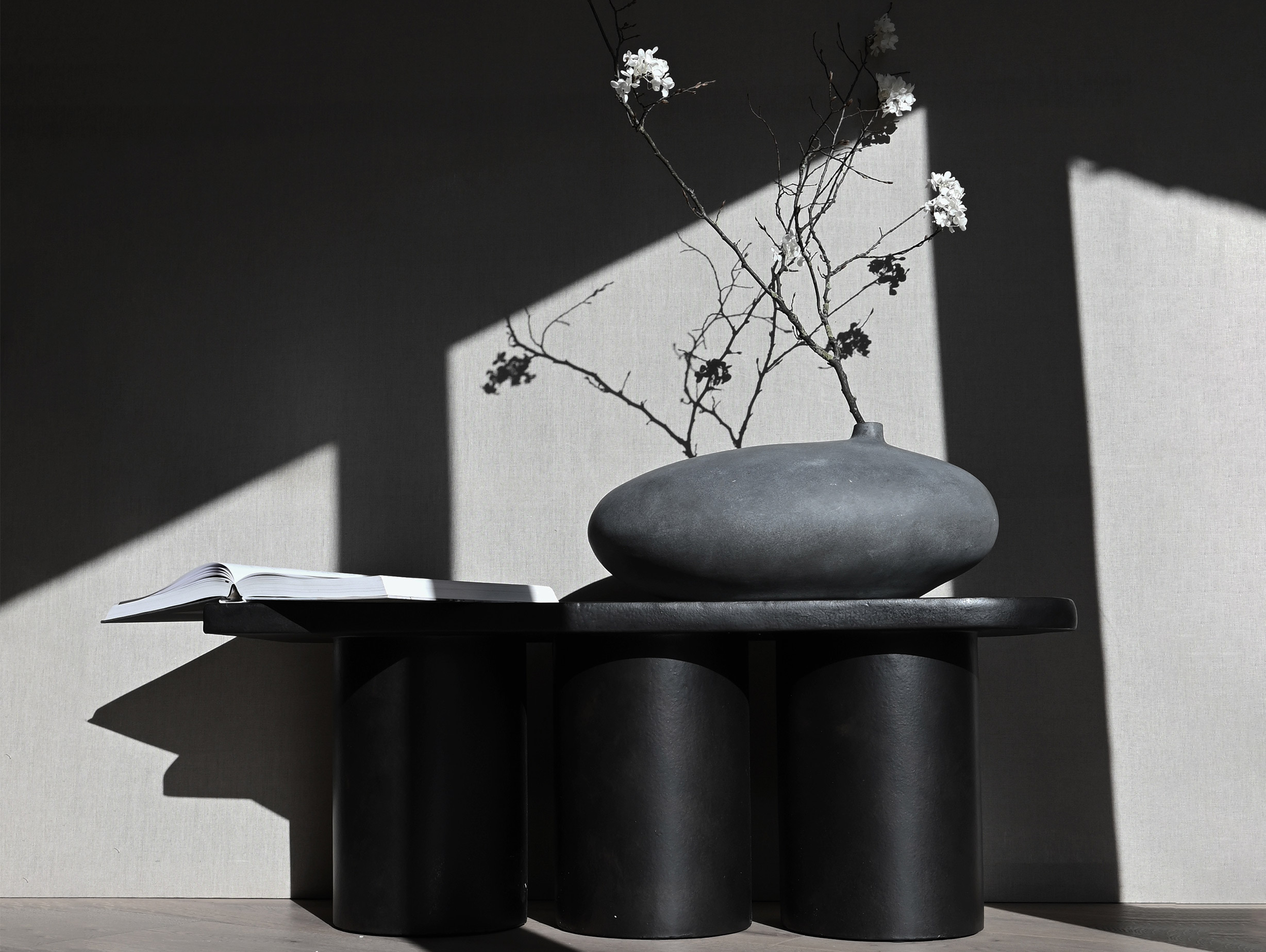 101 Copenhagen Kristian Sofus Hansen Tommy Hyldahl Big Foot Bench Coffee Lifestyle 1