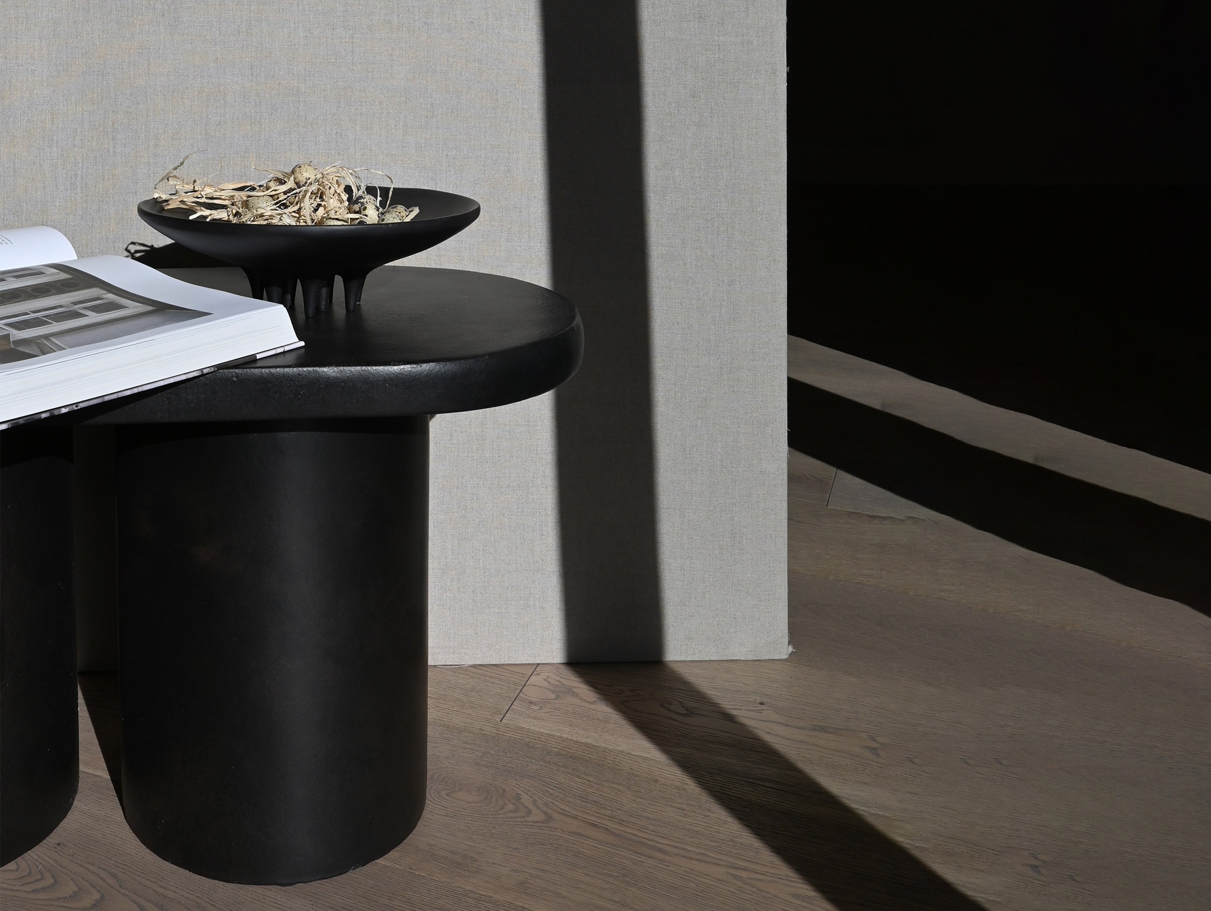 101 Copenhagen Kristian Sofus Hansen Tommy Hyldahl Big Foot Bench Coffee Lifestyle 2