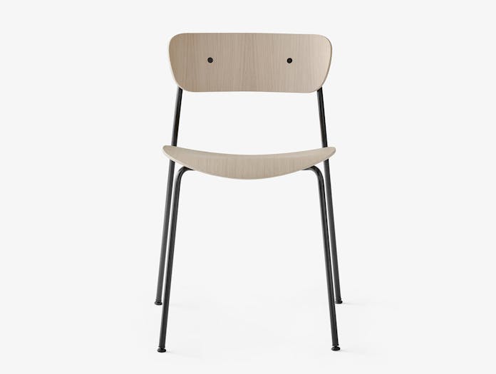 And Tradition Pavilion AV1 Chair oak front Anderssen Voll