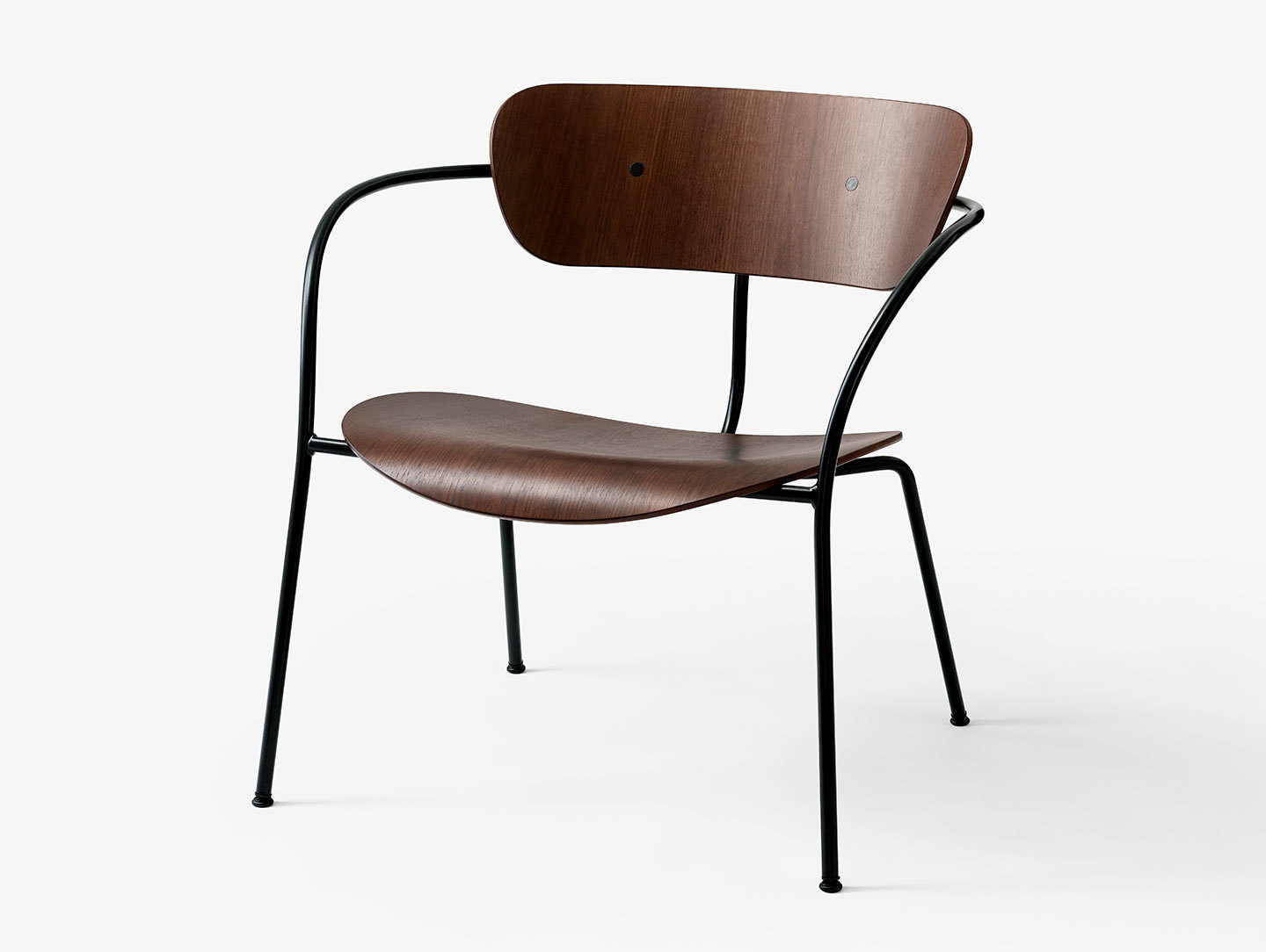 And Tradition Pavilion AV5 Lounge Chair walnut w Anderssen Voll