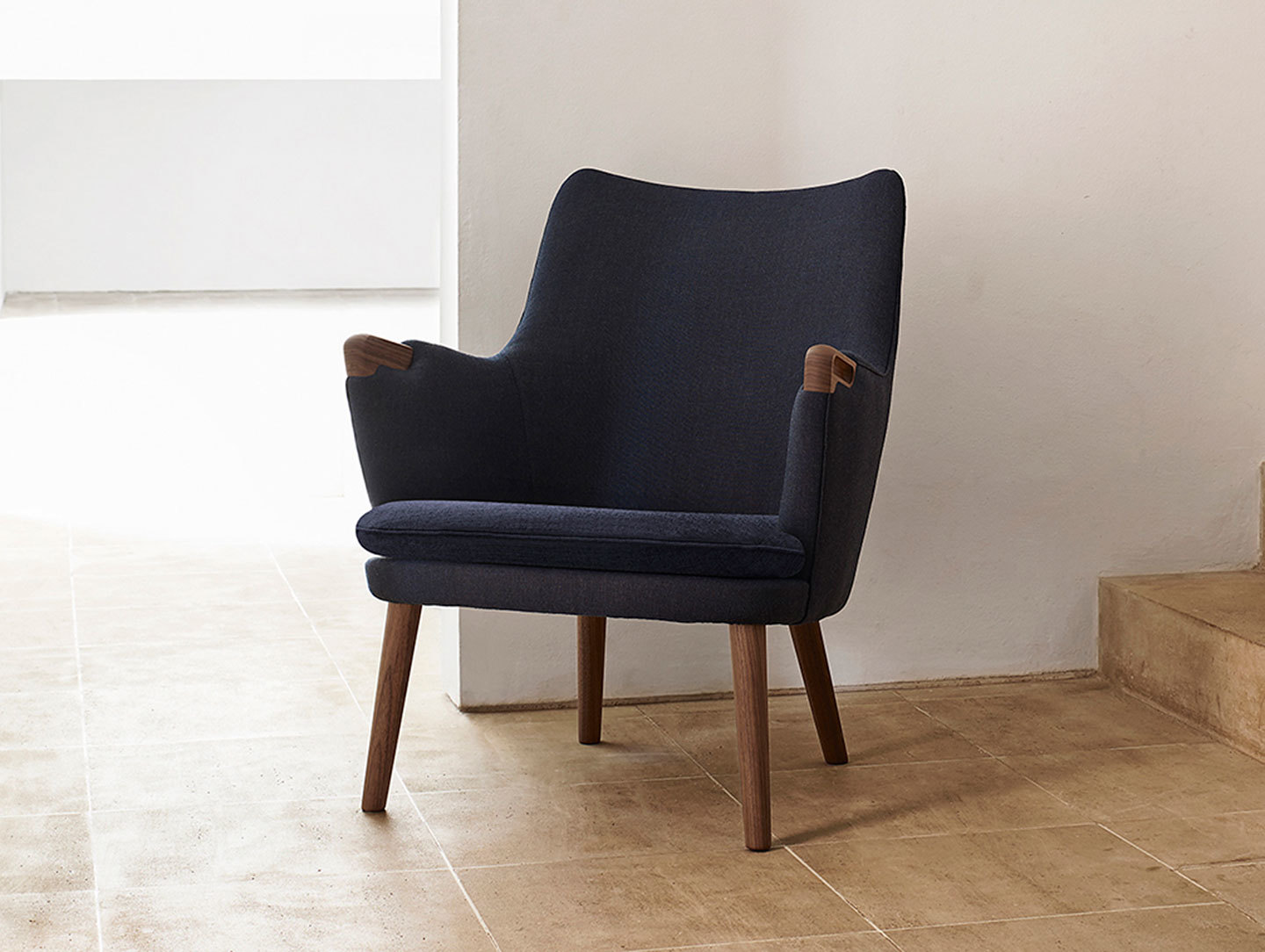 Carl Hansen Ch71 Lounge Chair Walnut Arm Hans Wegner