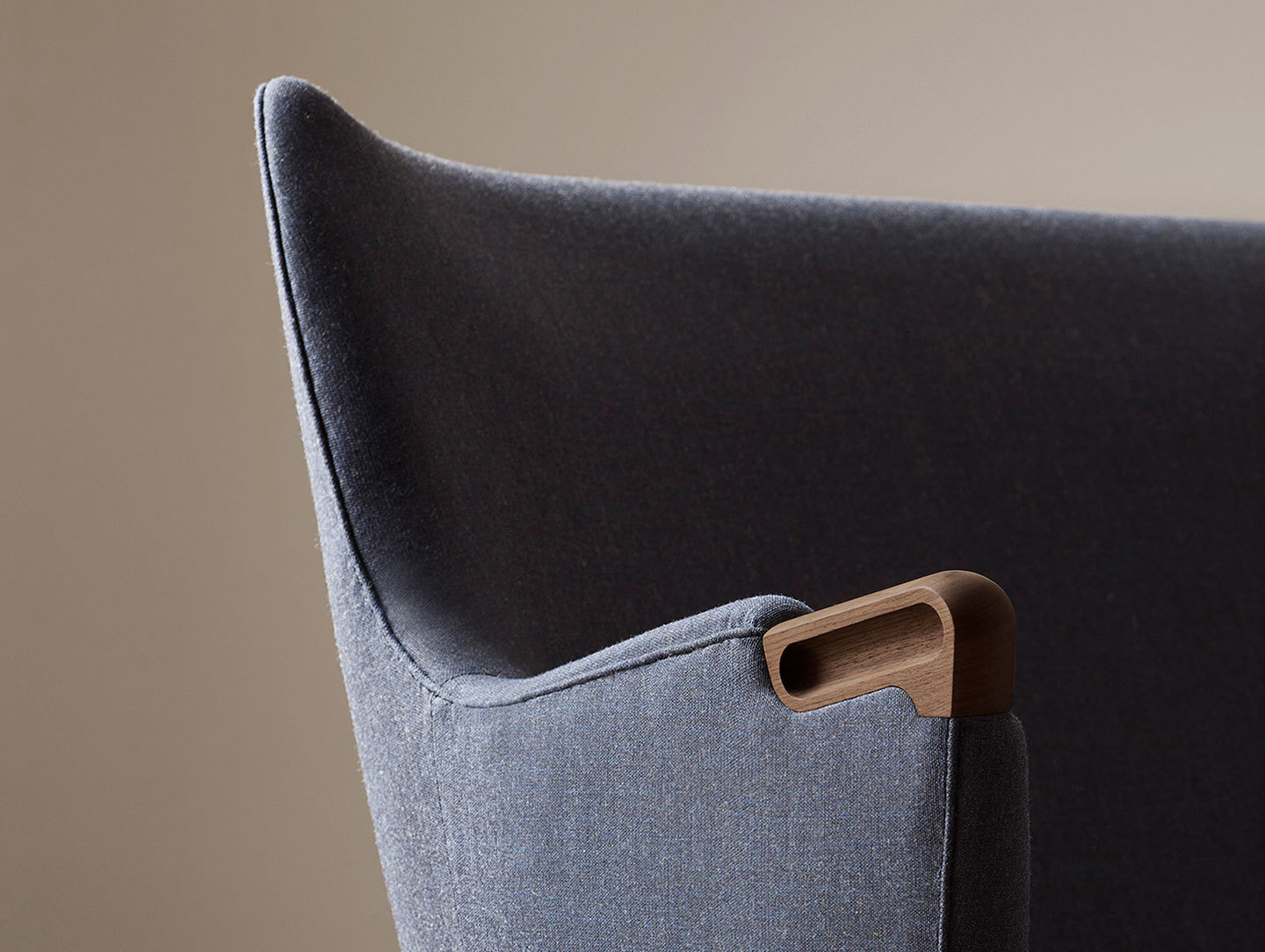 Carl Hansen Ch71 Lounge Chair Walnut Arm Detail Hans Wegner