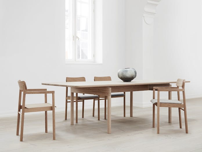 Fredericia Post Chairs and Table Cecilie Manz
