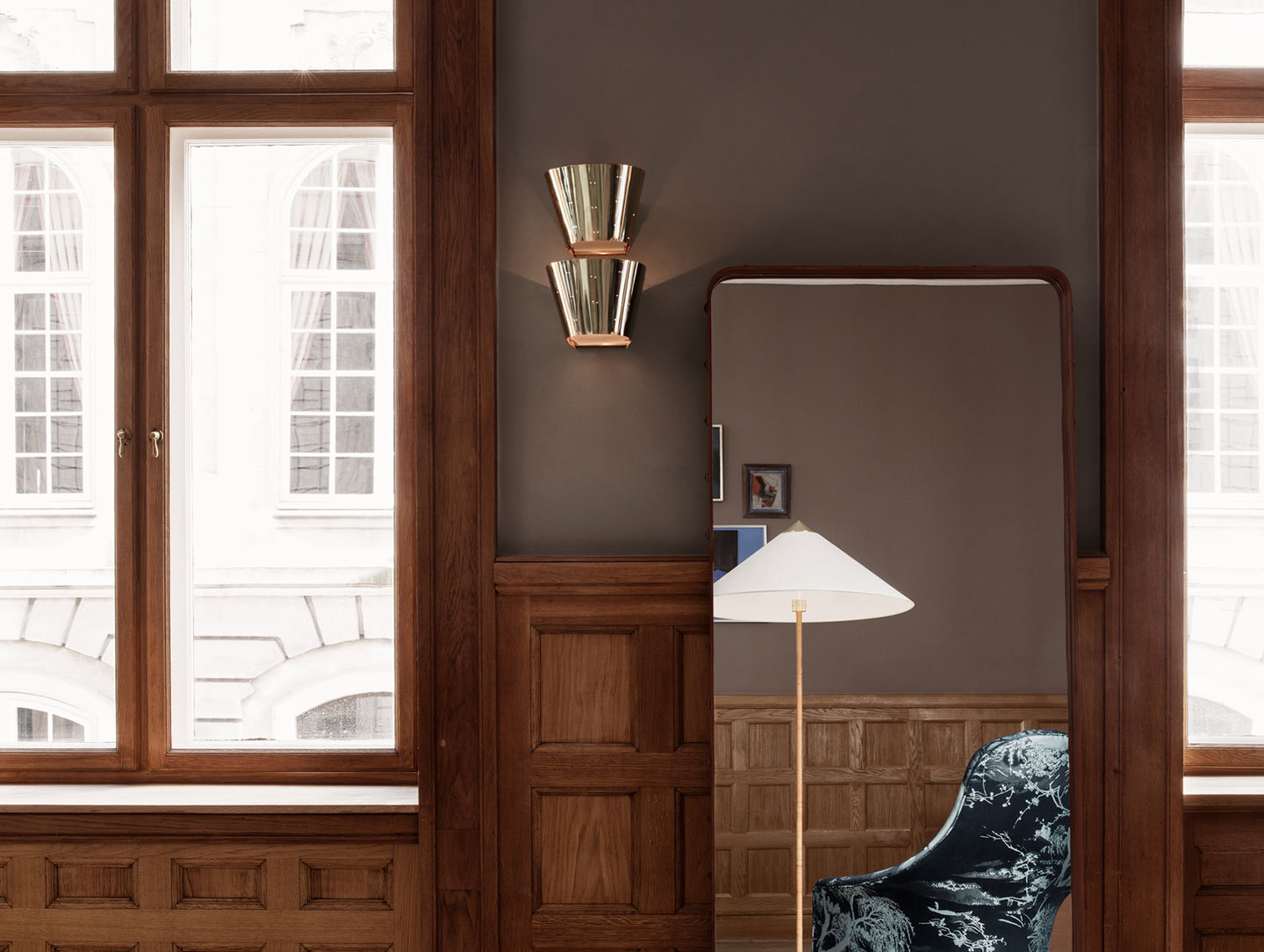 Gubi 9464 Wall Lamp brass 2 Paavo Tynell