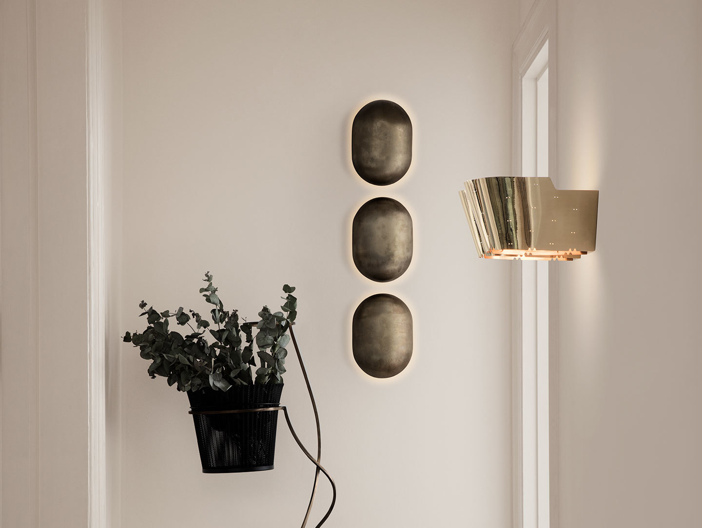 Gubi 9464 Wall Lamp brass 3 Paavo Tynell