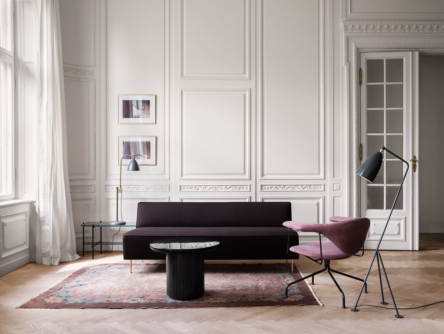 Gubi TS Console BL1 Table Lamp Modern Line Sofa Moon Lounge Table Masculo Lounge Chair Grashoppa Floor Lamp