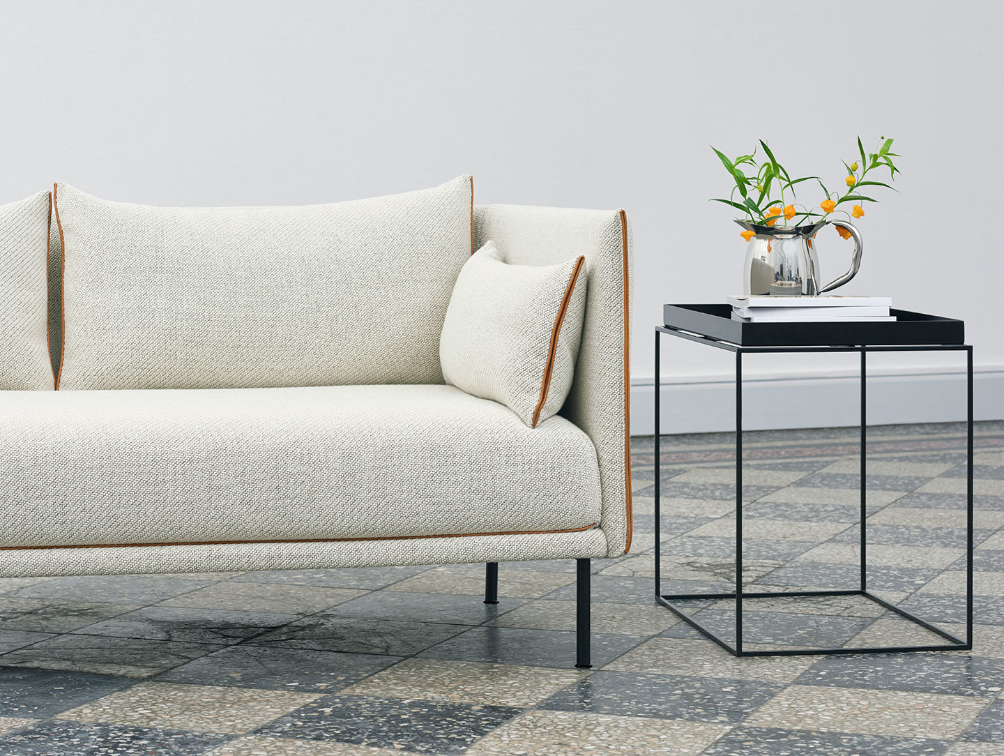 Hay Tray Table side table black