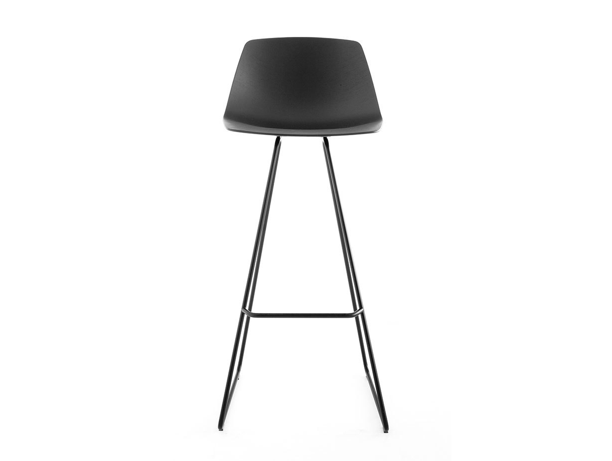 Lapalma Miunn Stool black front Karri Monni
