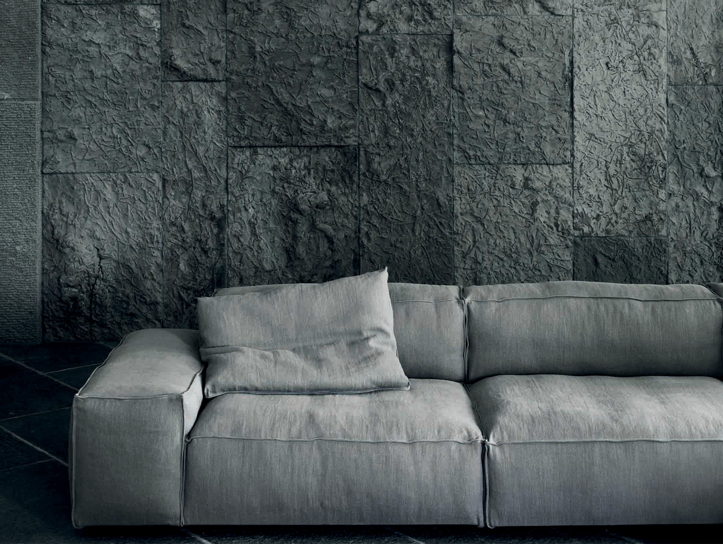 Living Divani Piero Lissoni Neo Wall Sofa Lifestyle 4