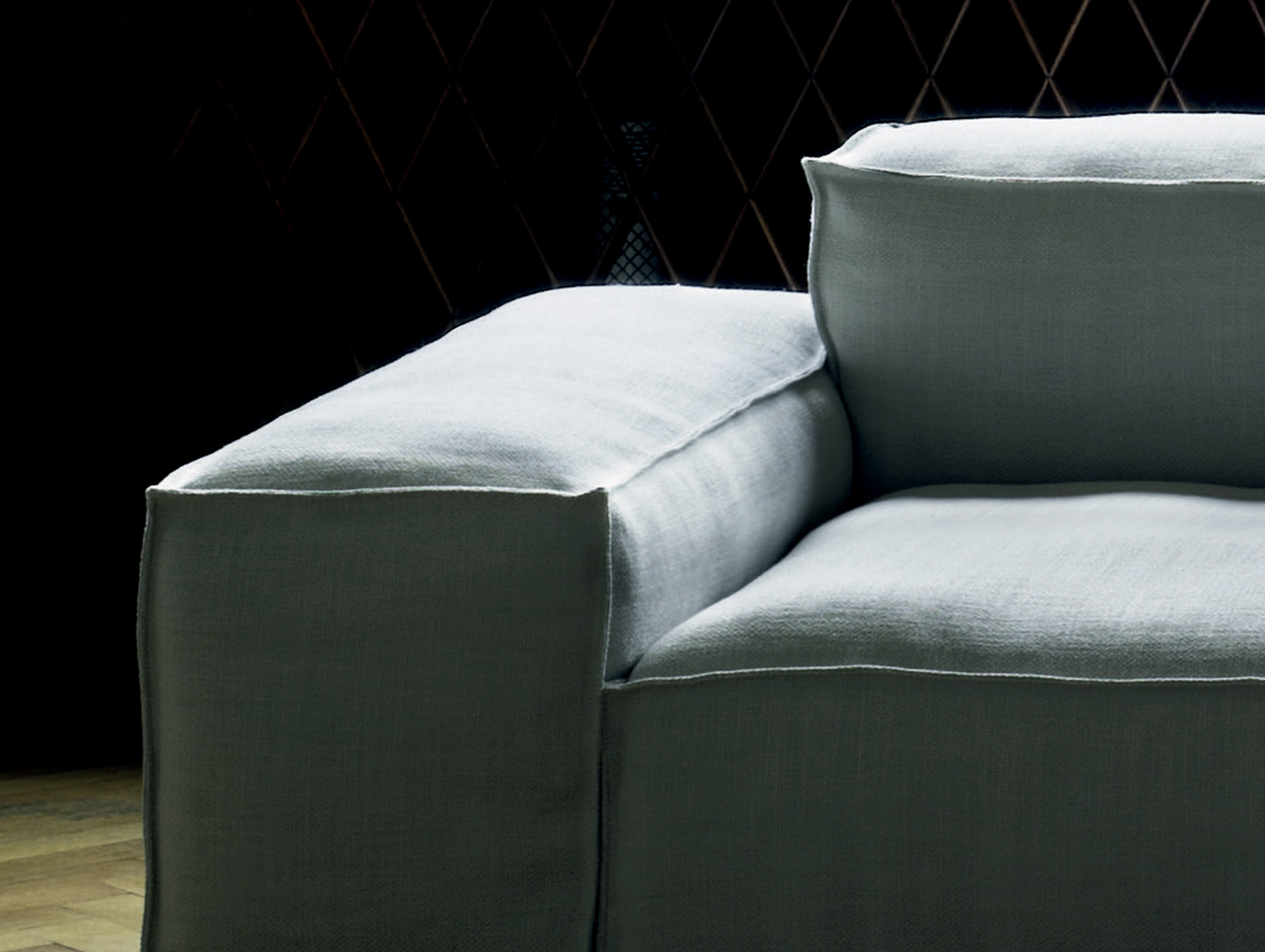 Living Divani Piero Lissoni Neo Wall Sofa Lifestyle 5