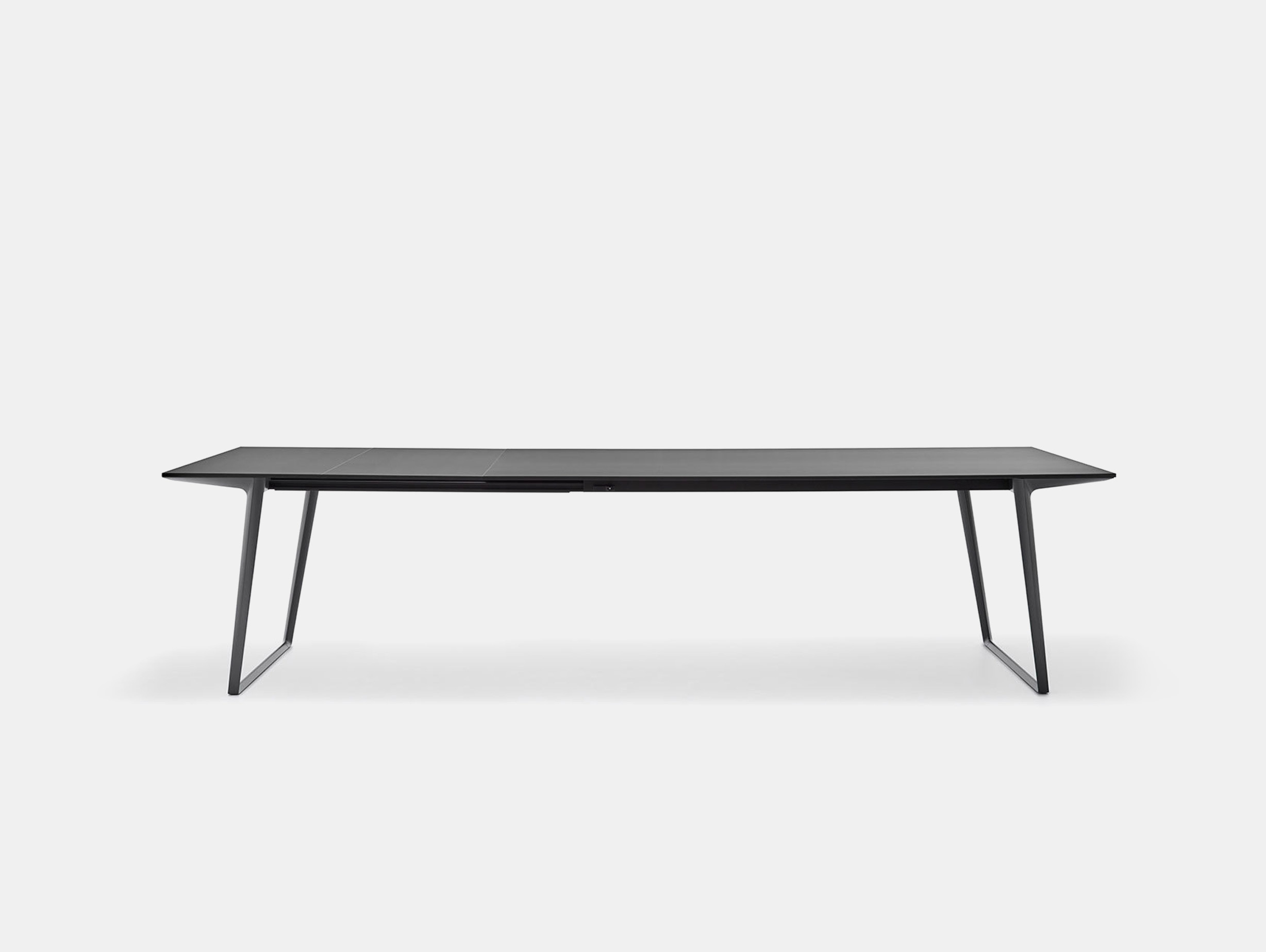 Mdf italia claudio bellini axy table