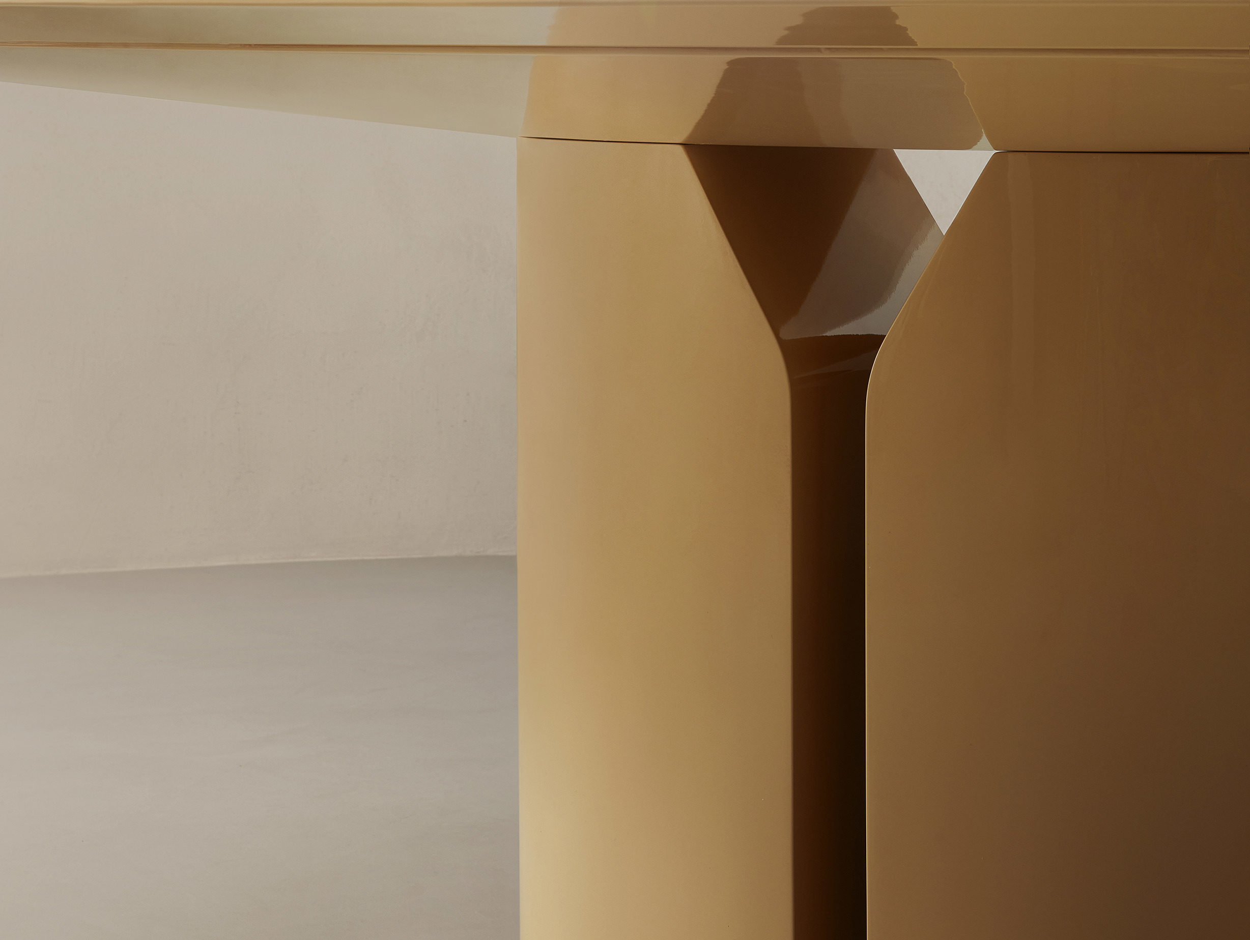 Mdf italia jean nouvel nvl table lacquered dune lifestyle