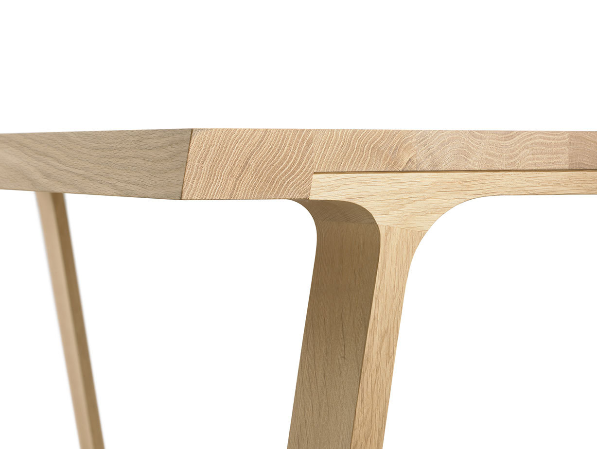Montis Doble High Table oak matt lacquered detail Gijs Papavoine