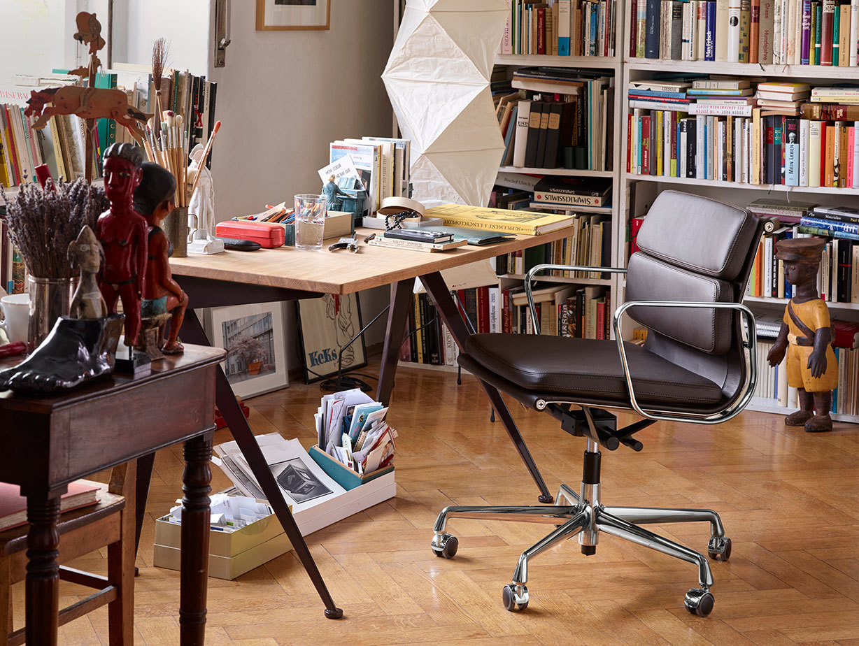 Vitra EA217 Soft Pad Group Chair polished alu