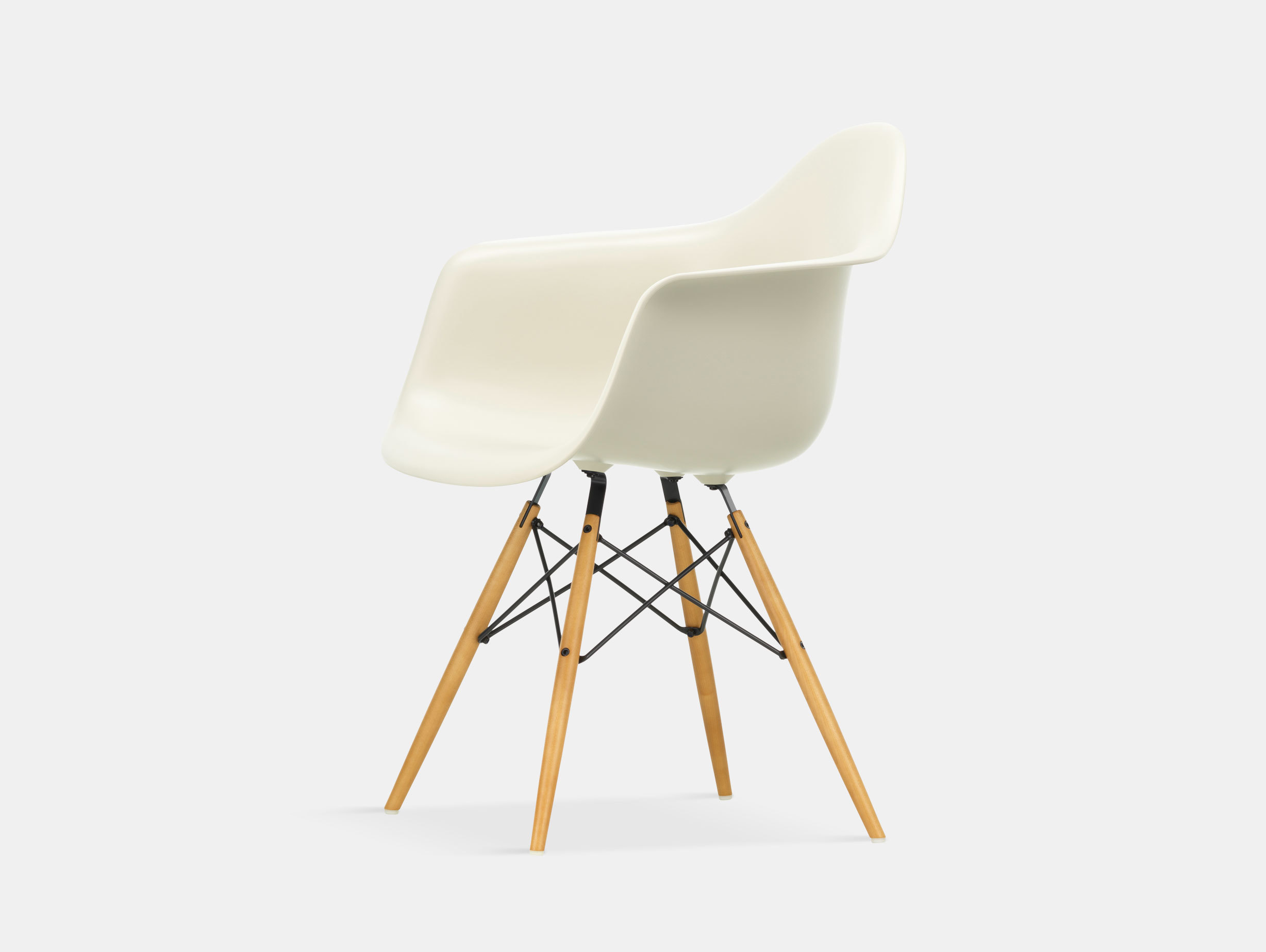 Vitra Eames Plastic Armchair DAW pebble golden maple legs