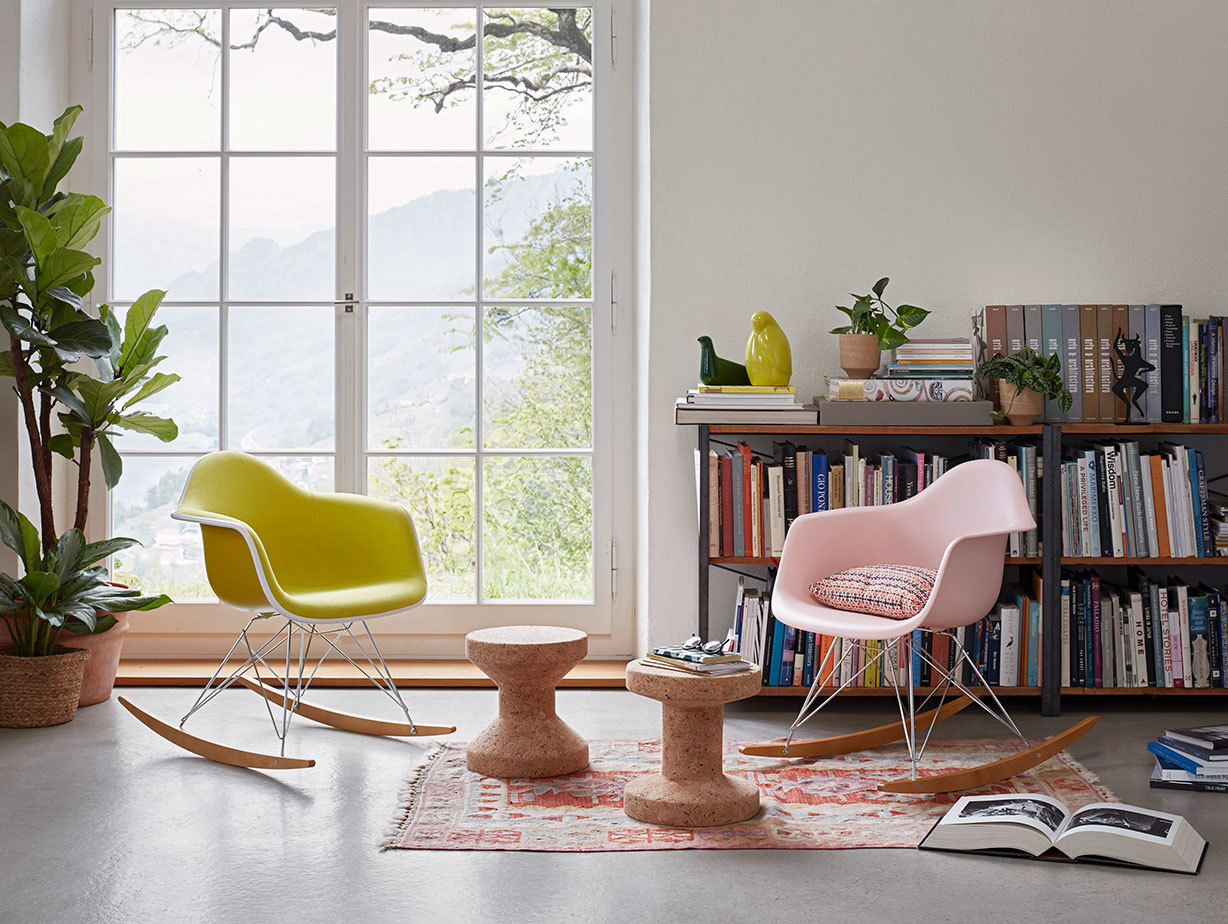 Vitra Eames Plastic Armchair RAR Cork Stools Resting Animals L Oiseaux