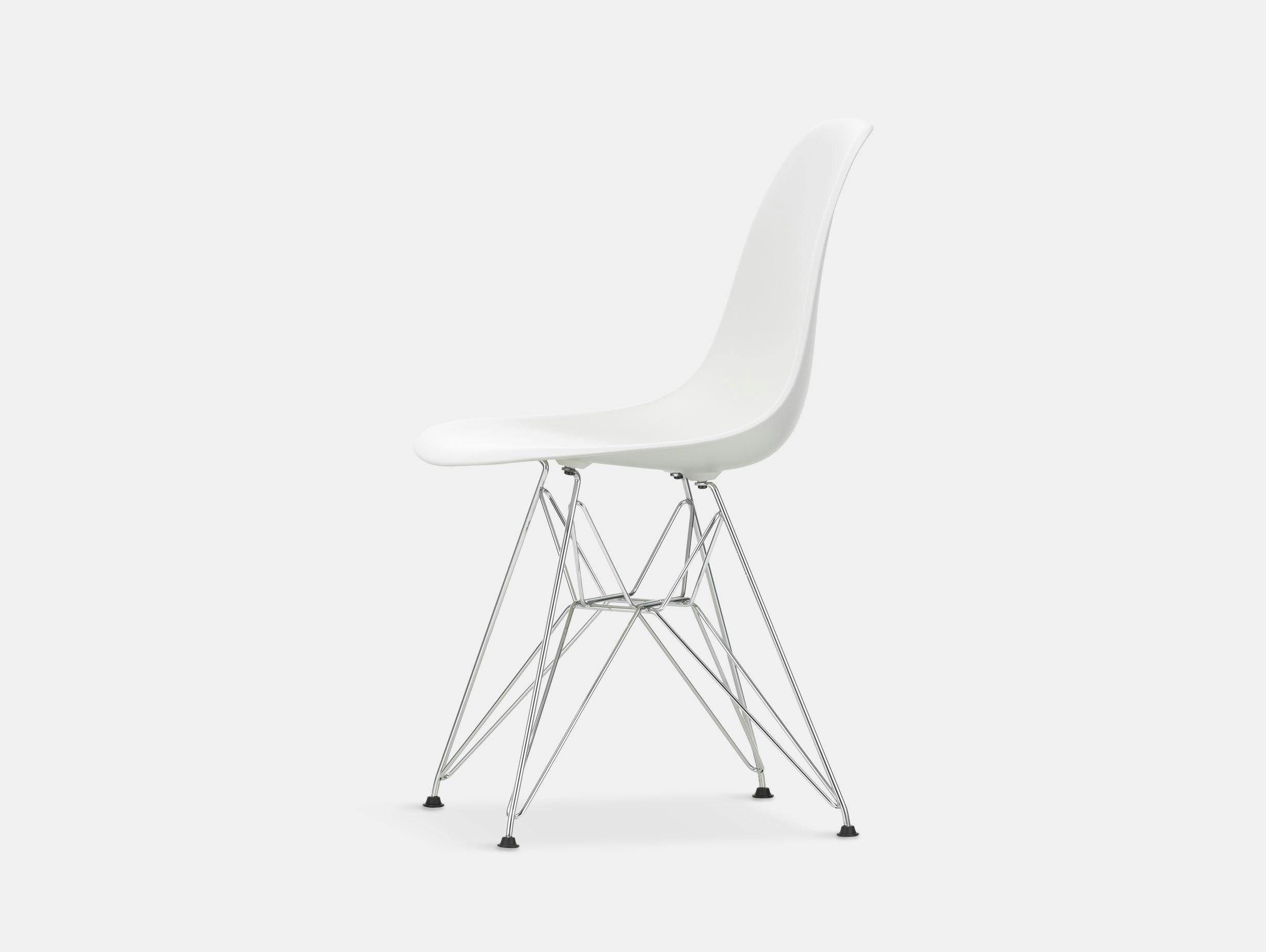 Vitra Eames Plastic Side Chair DSR white chrome legs