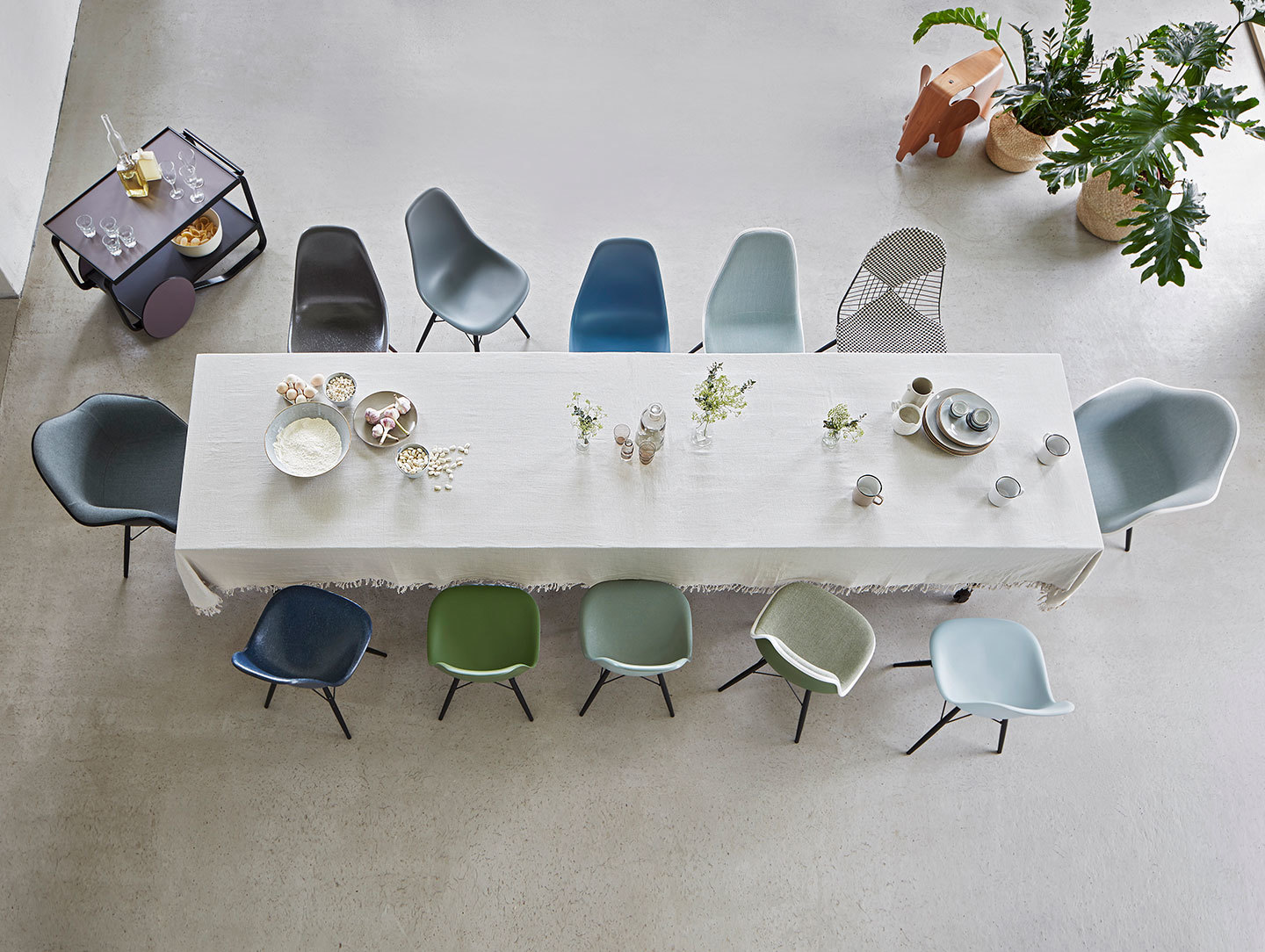 Vitra Eames Plastic Side Chair DSW Eames Plastic Armchair Eames Elephant Plywood Eames Wire Chair DKW