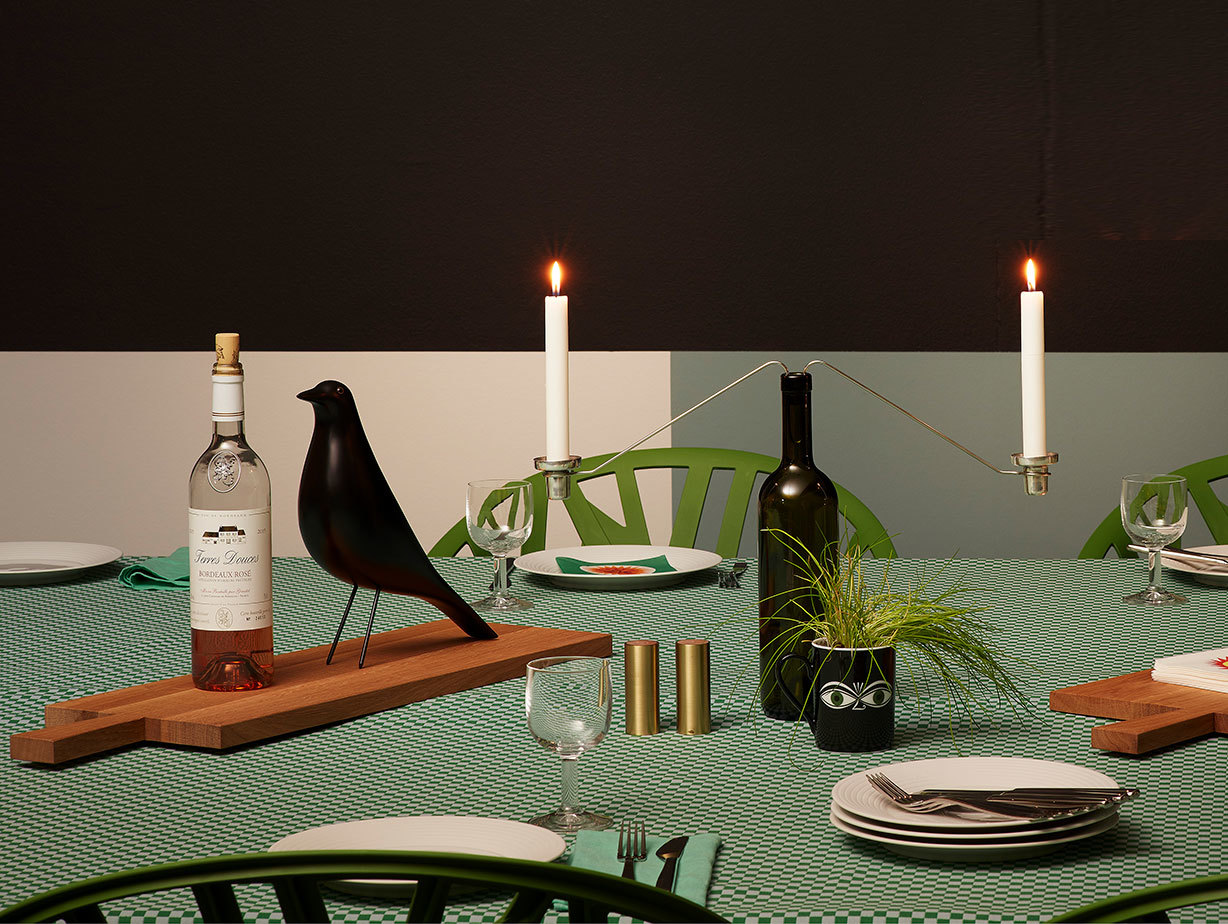 Vitra House Bird black table Charles Ray Eames