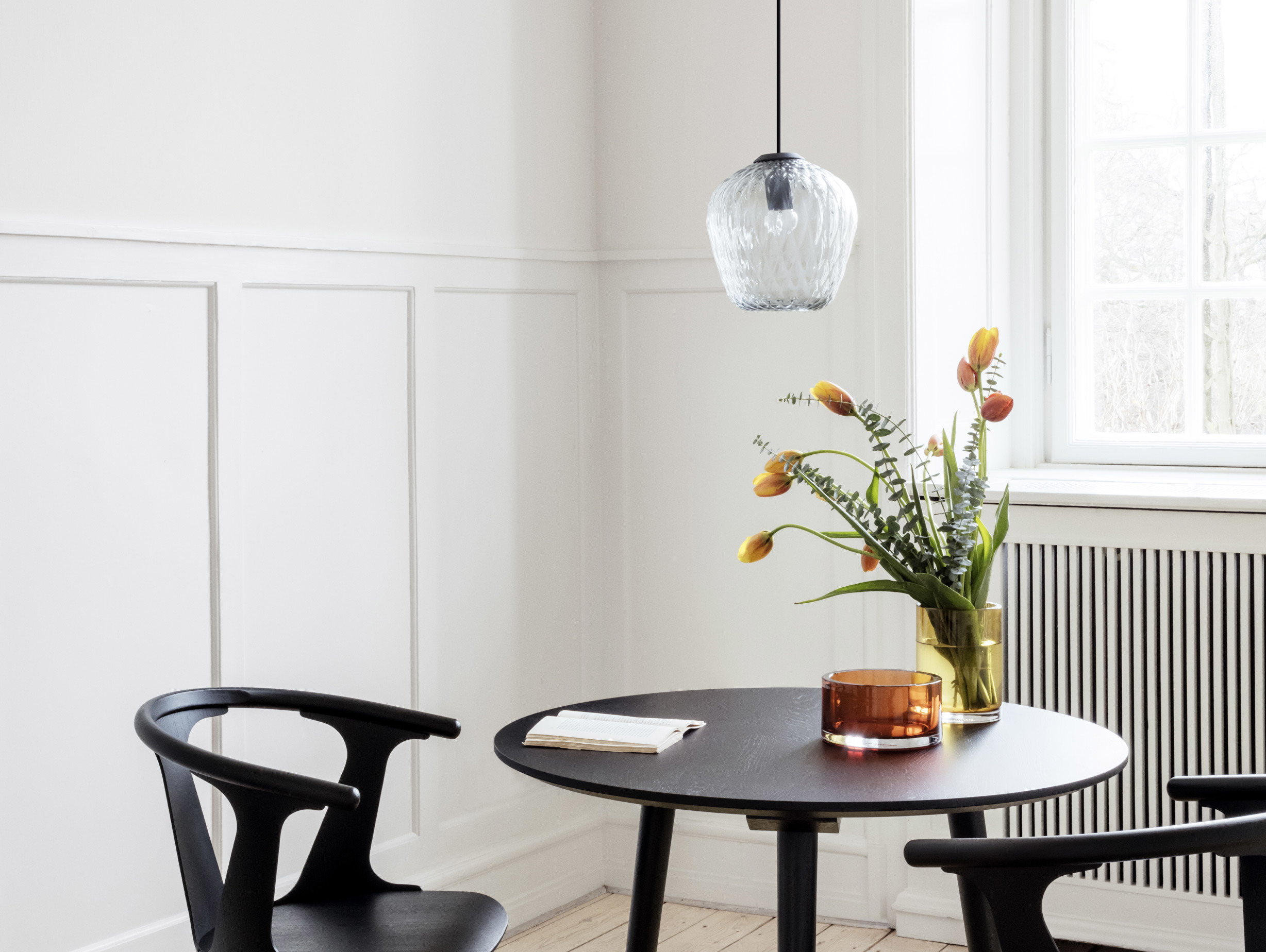 And Tradition Blown pendant lamp SW3 Samuel Wilkinson lifestyle2