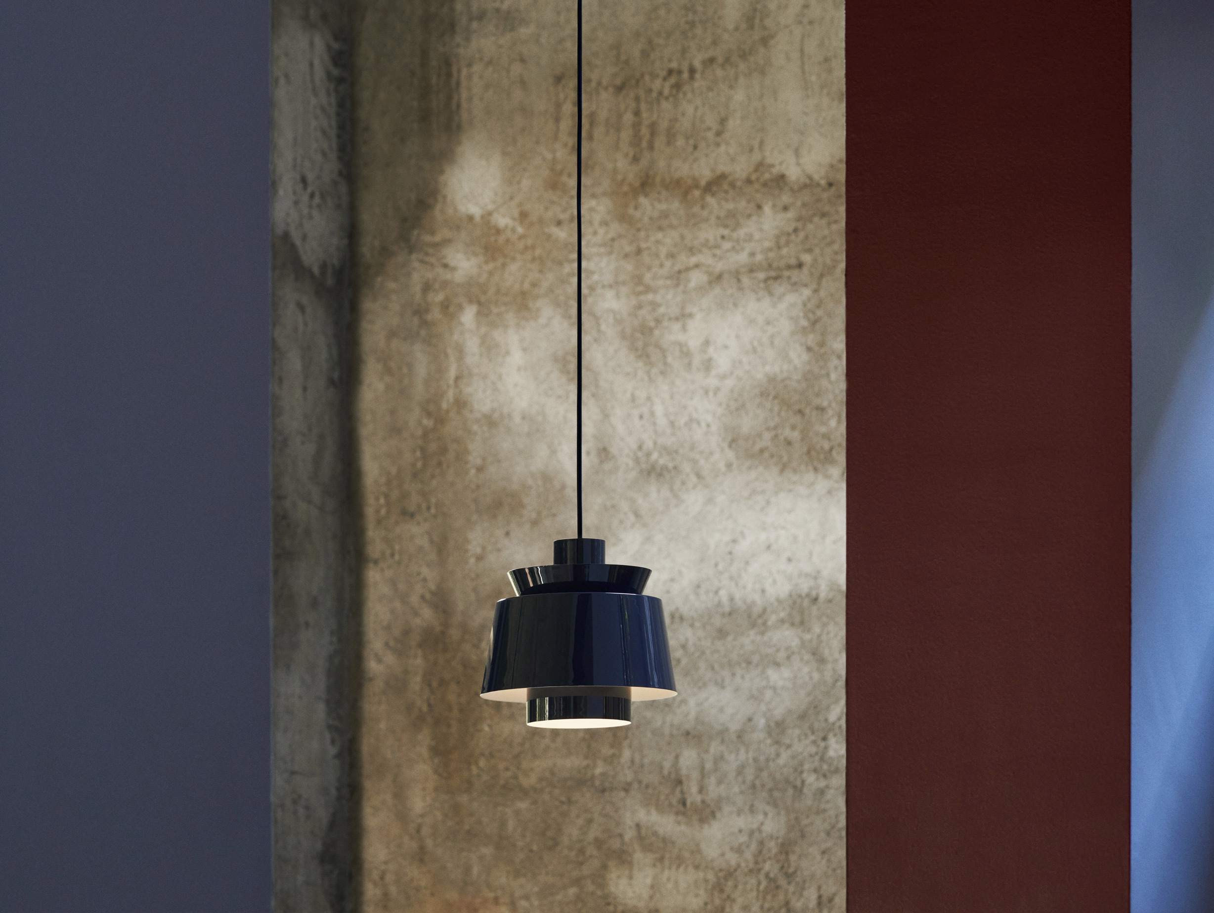 And Tradition Utzon pendant lamp steel blue Jorn Utzon lifestyle2